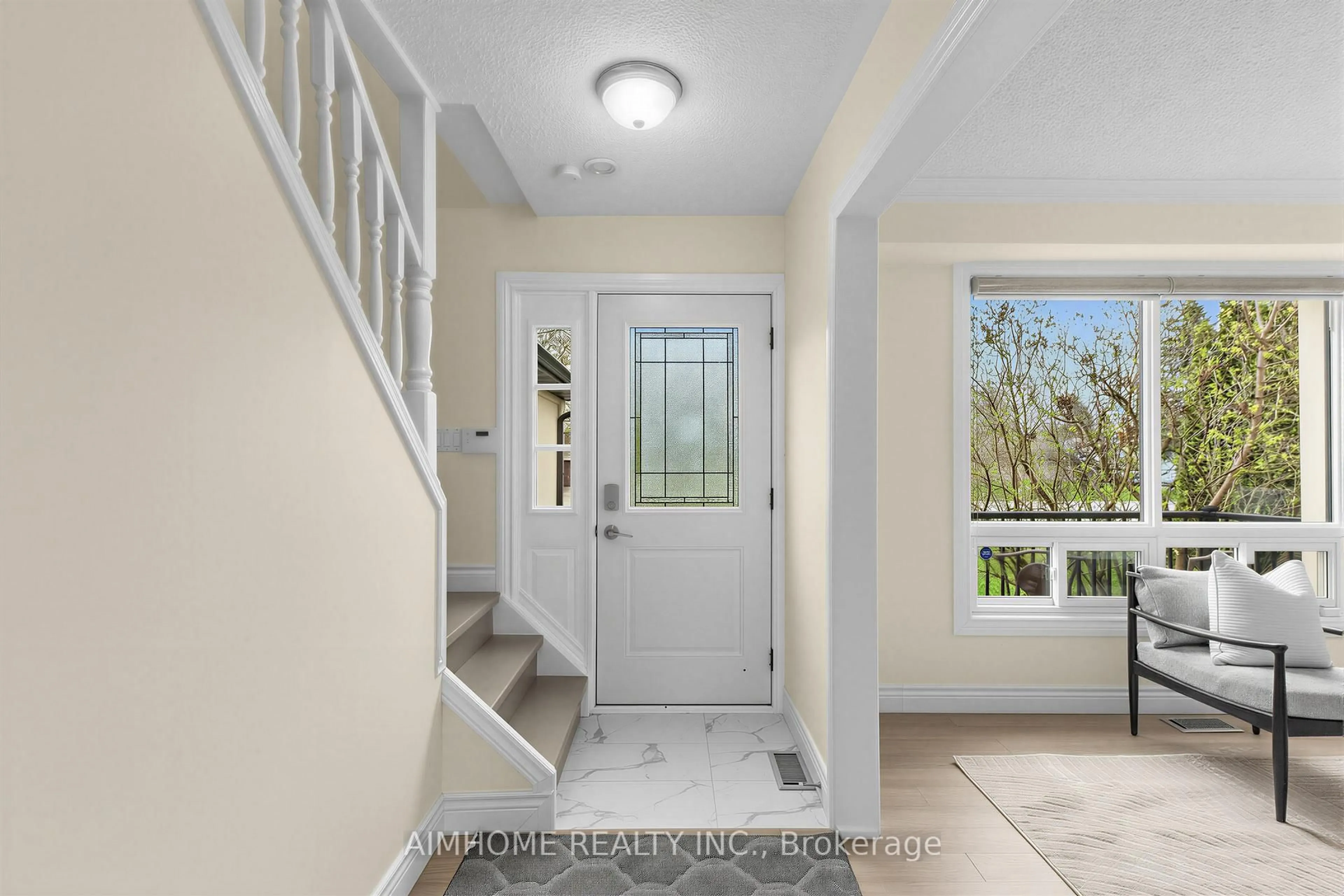 Indoor entryway for 20 Canal St, Georgina Ontario L4P 1K5