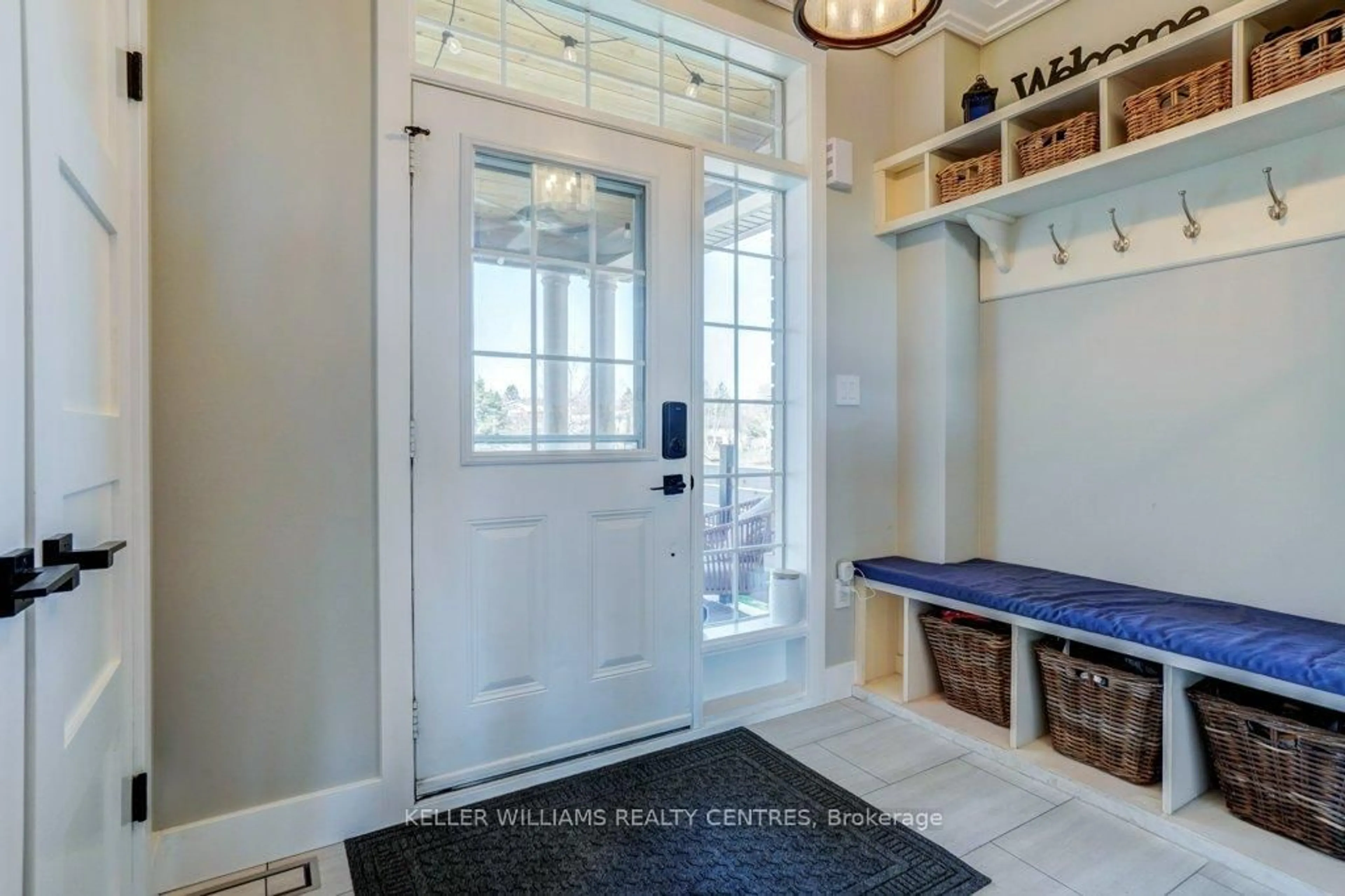 Indoor entryway for 88 Albert St, Brock Ontario L0E 1E0