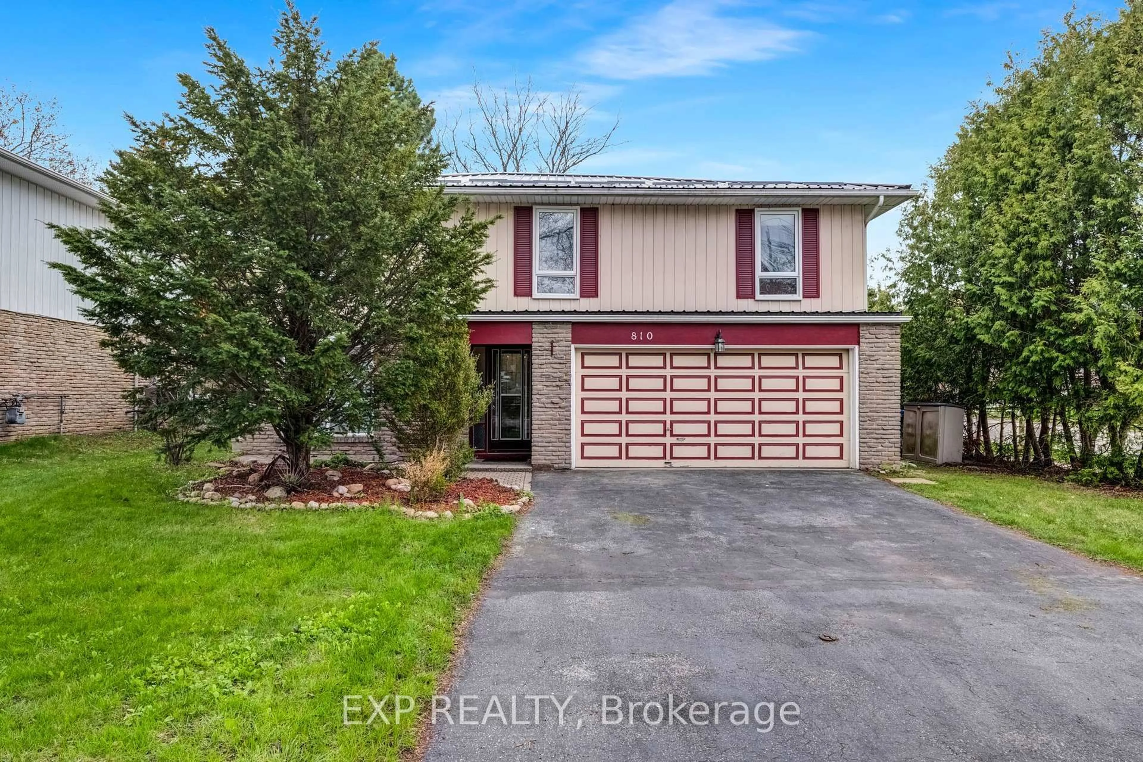 Unknown for 810 Srigley St, Newmarket Ontario L3Y 1X7