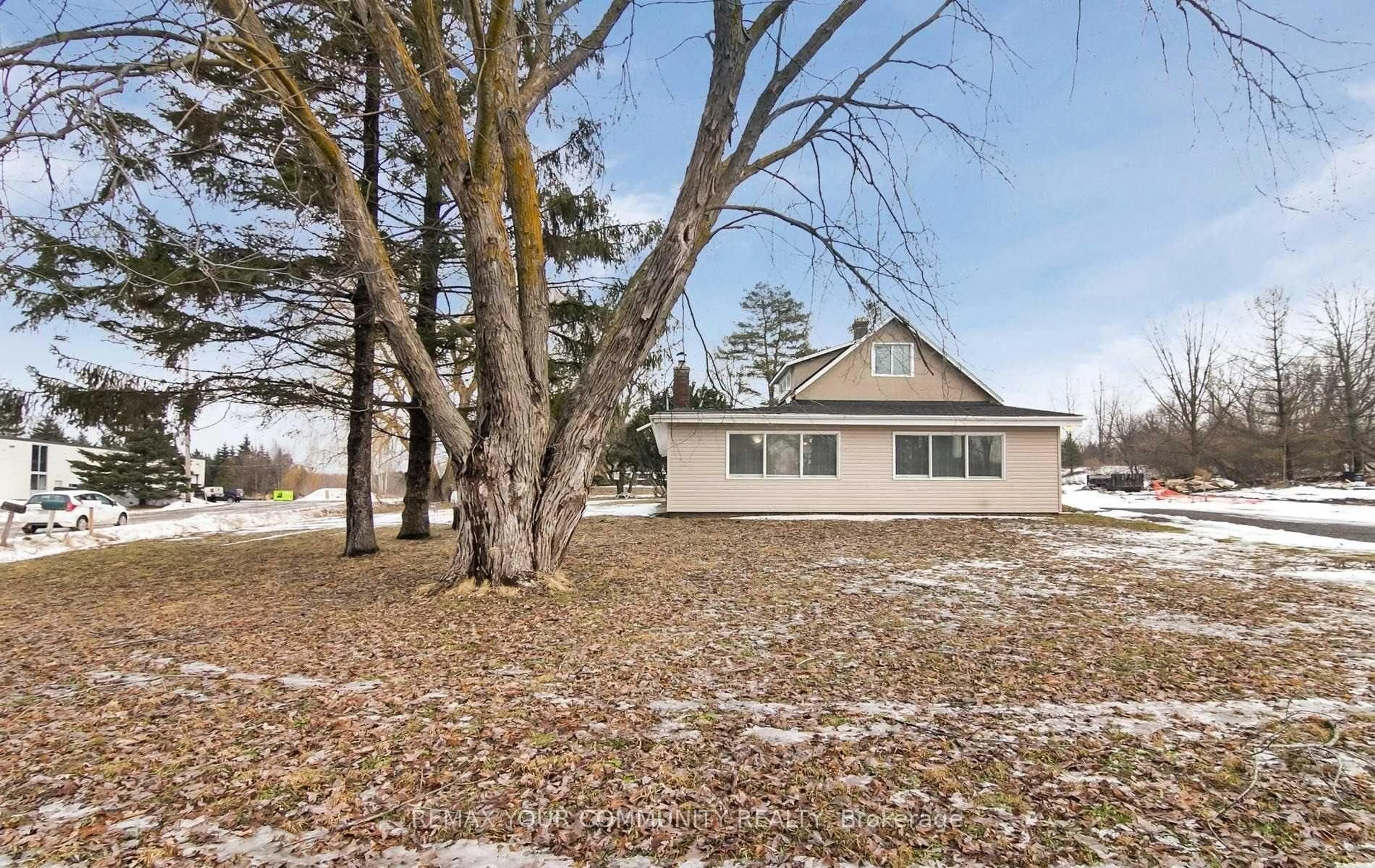A pic from outside/outdoor area/front of a property/back of a property/a pic from drone, unknown for 14649 Woodbine Ave, Whitchurch-Stouffville Ontario L4H 2G0