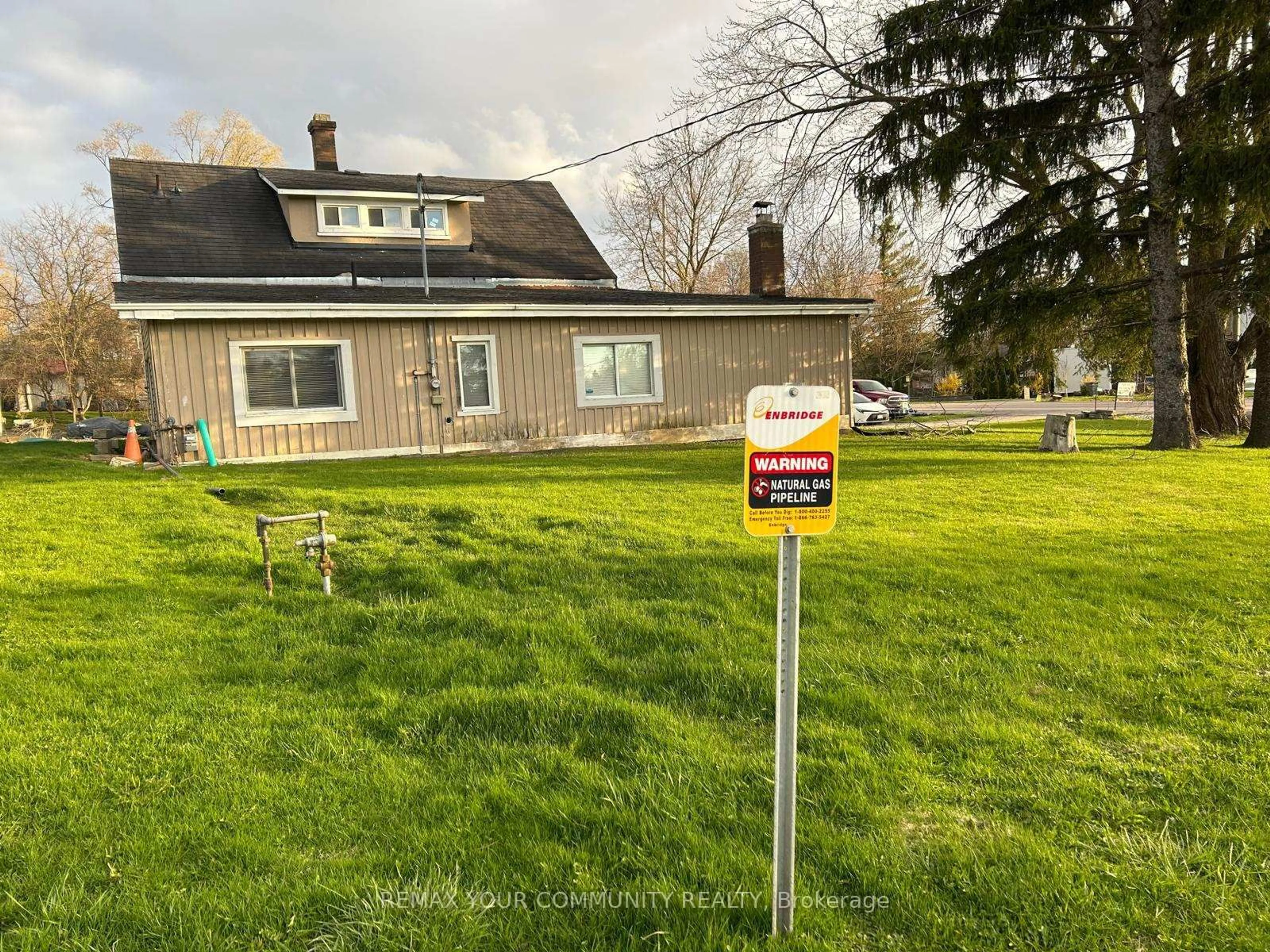 A pic from outside/outdoor area/front of a property/back of a property/a pic from drone, street for 14649 Woodbine Ave, Whitchurch-Stouffville Ontario L4H 2G0