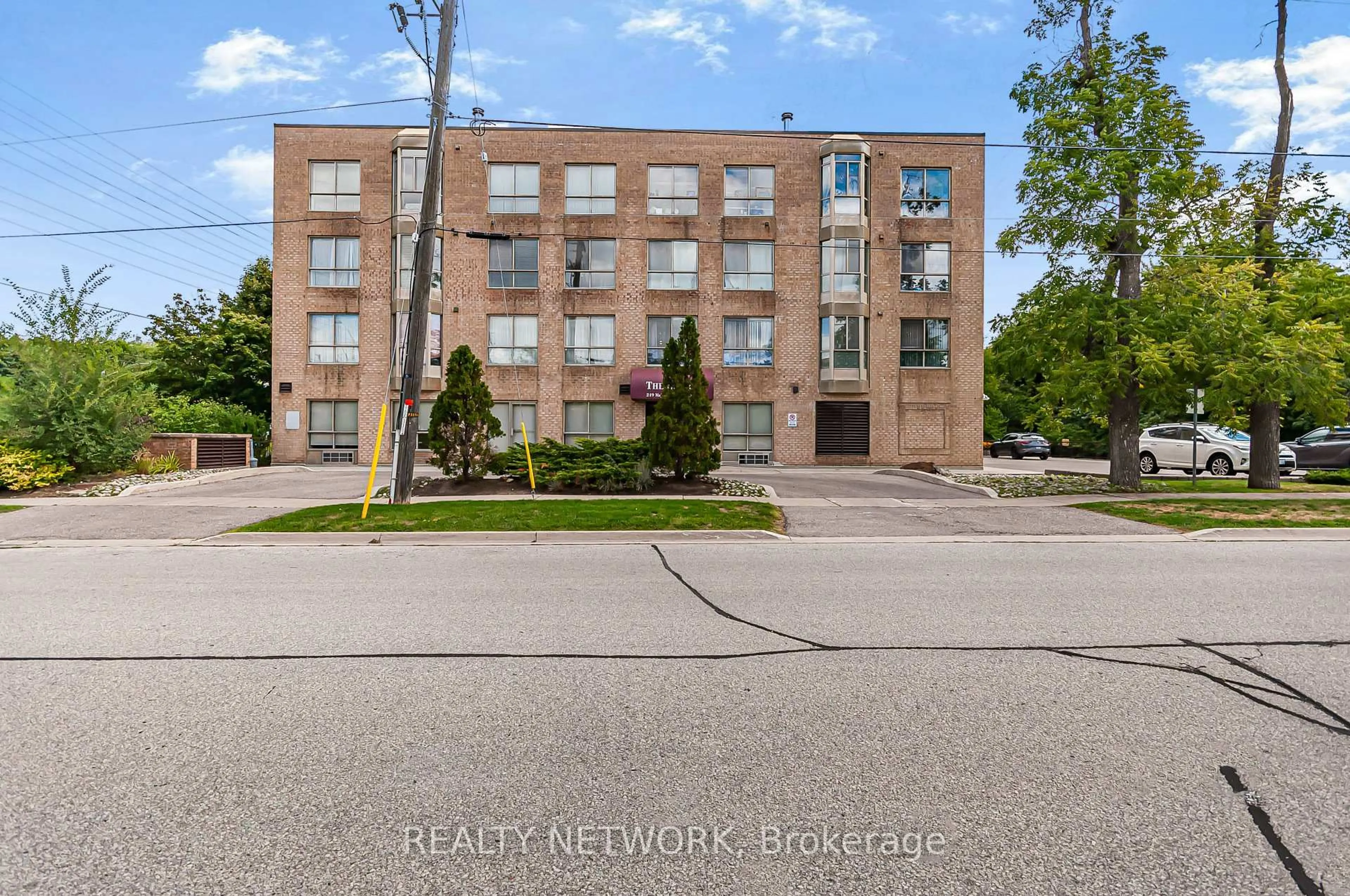 Unknown for 249 Major Mackenzie Dr #106, Richmond Hill Ontario L4C 9M8
