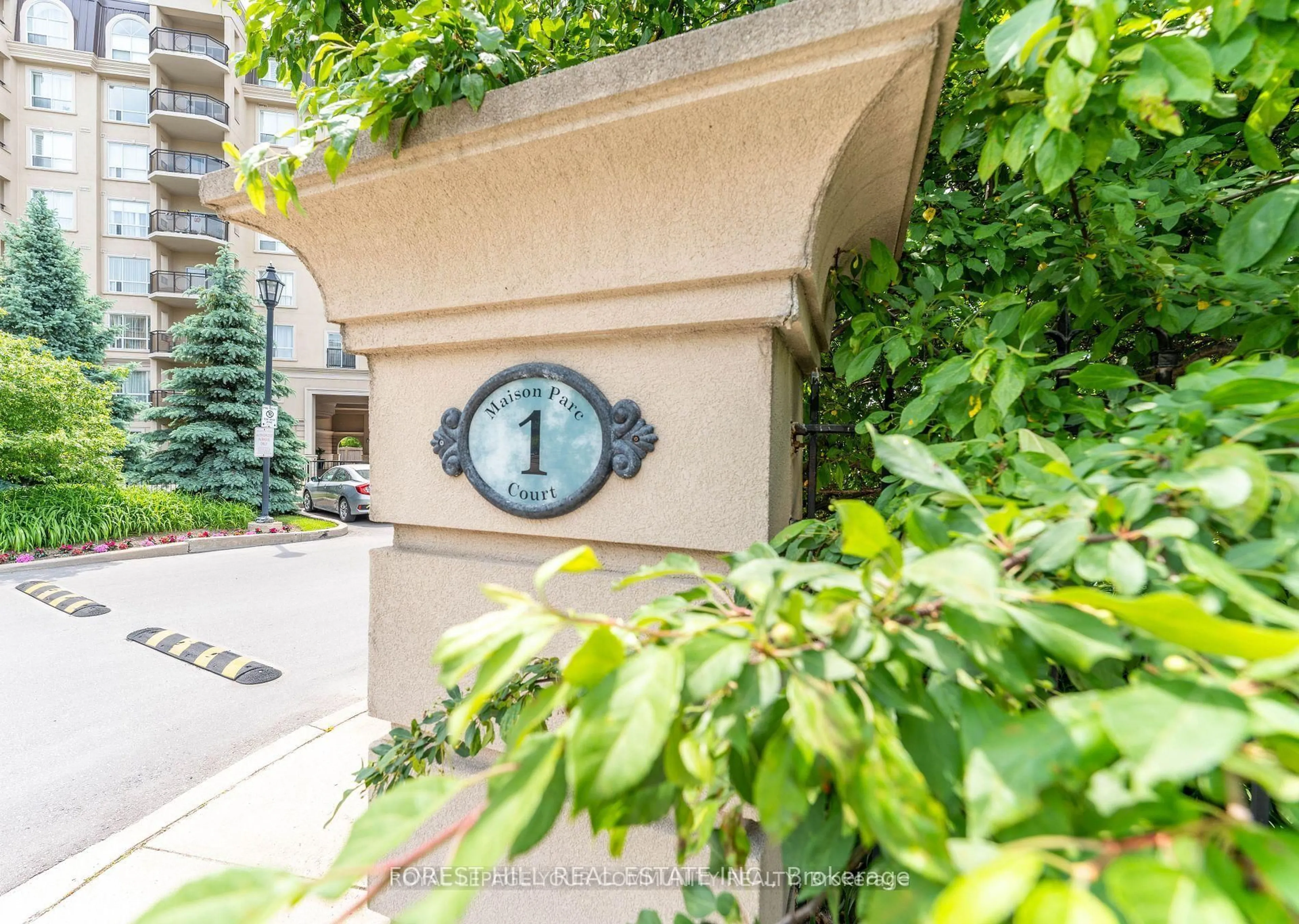 Unknown for 1 Maison Parc Crt #212, Vaughan Ontario L4J 9K1
