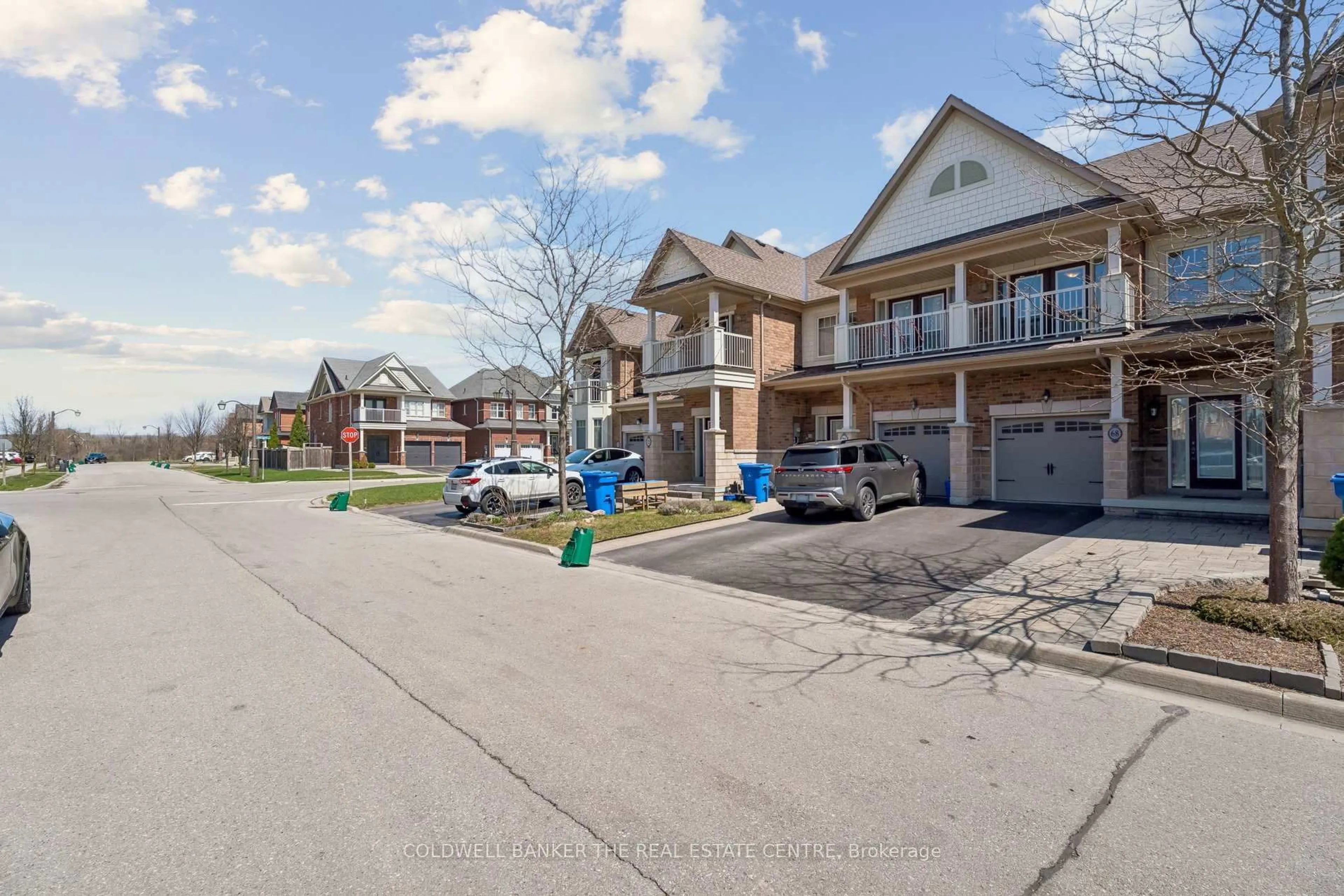 A pic from outside/outdoor area/front of a property/back of a property/a pic from drone, street for 68 Andrew Green Cres, Whitchurch-Stouffville Ontario L4A 1T9
