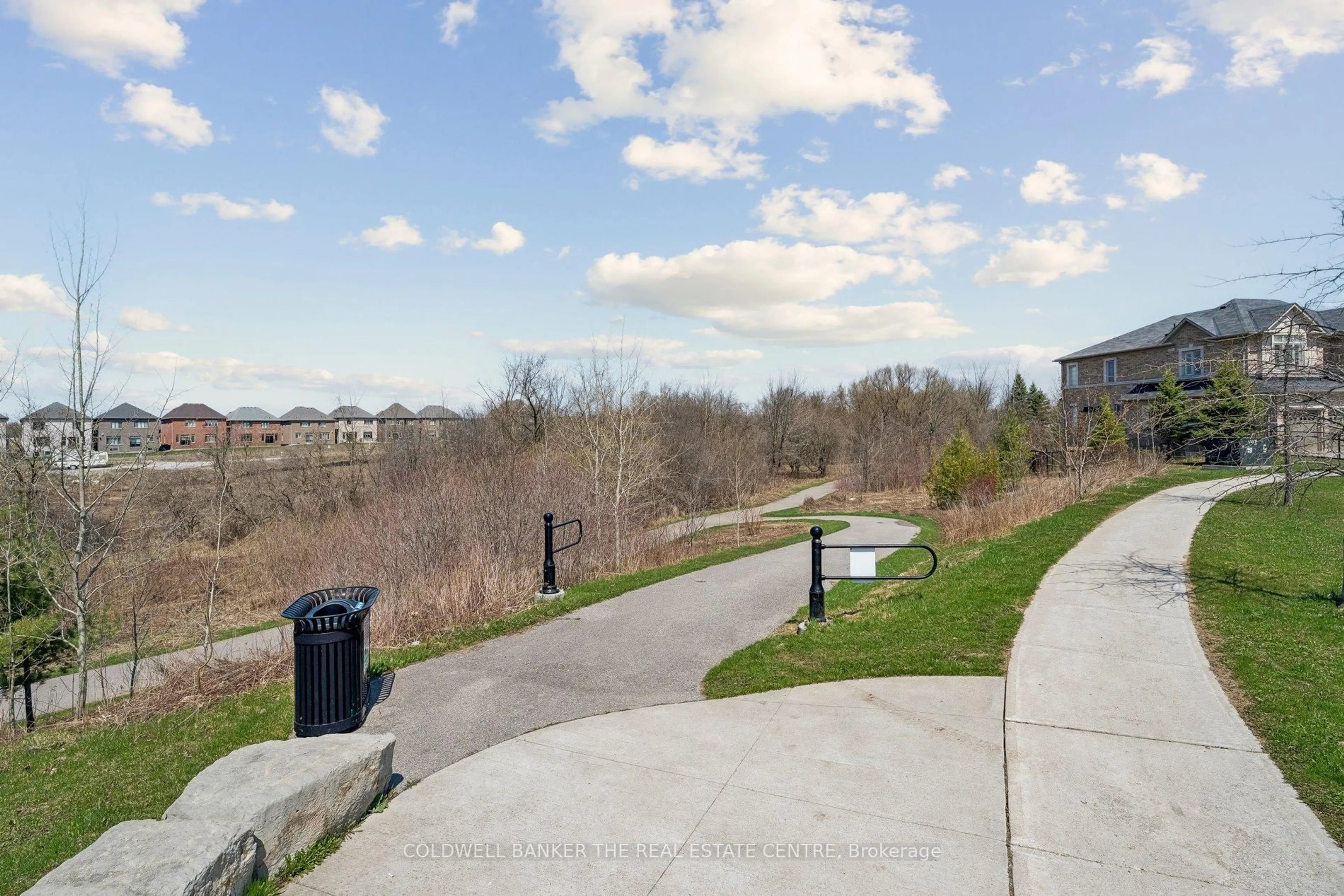 A pic from outside/outdoor area/front of a property/back of a property/a pic from drone, water/lake/river/ocean view for 68 Andrew Green Cres, Whitchurch-Stouffville Ontario L4A 1T9