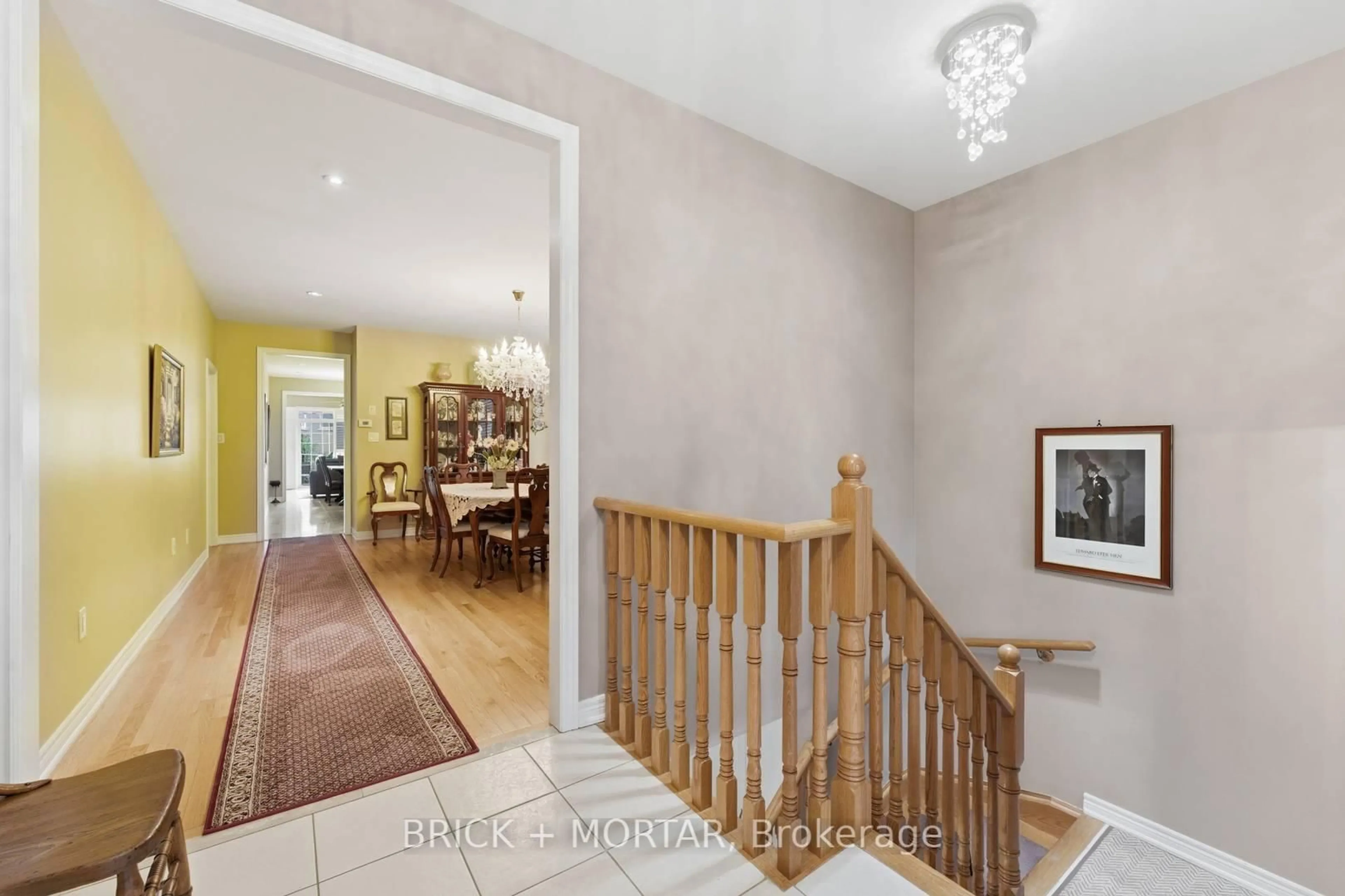 Indoor foyer for 8 Little Hannah Lane, Vaughan Ontario L6A 0E3
