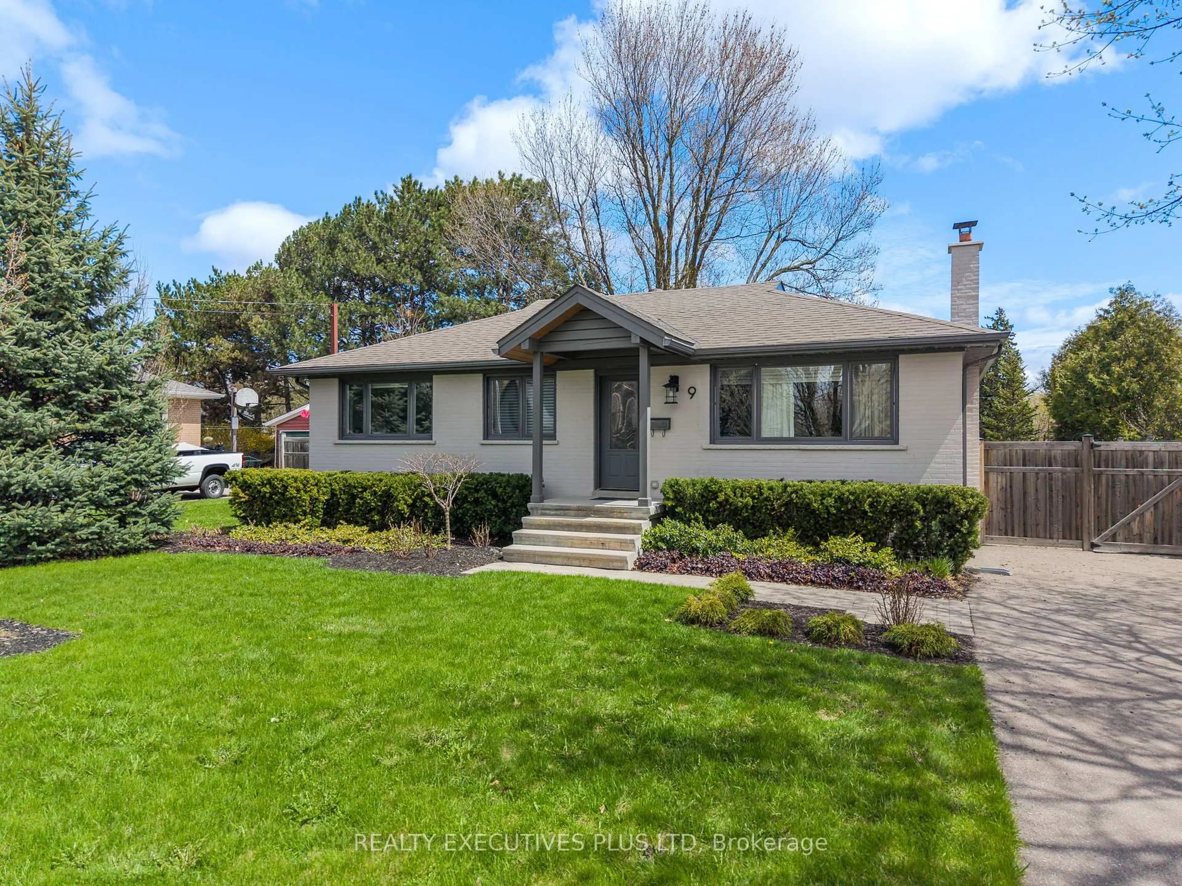 Home with vinyl exterior material, street for 9 Hazelbury Dr, King Ontario L0G 1N0