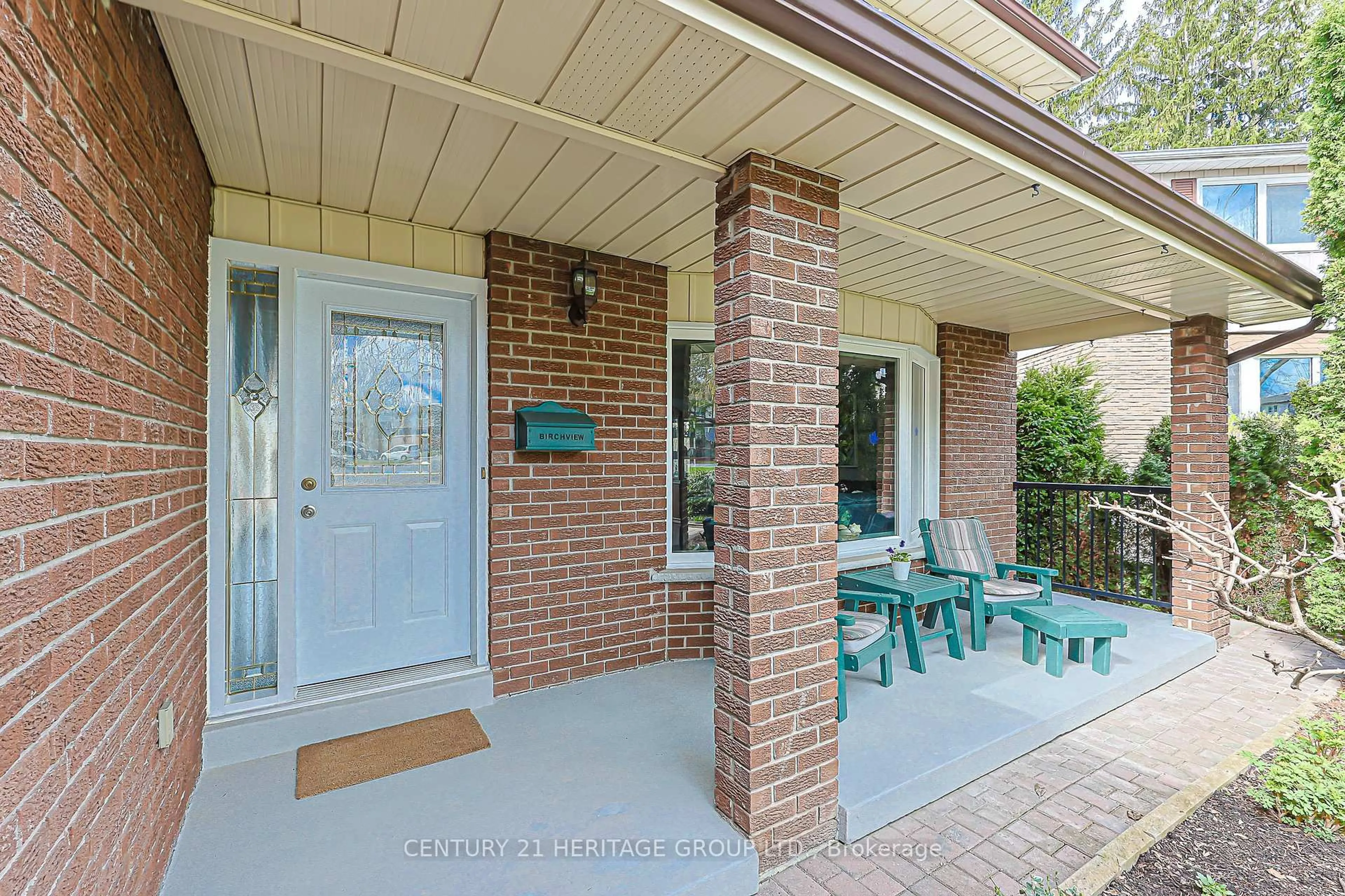 Unknown for 210 Thornwillow Crt, Newmarket Ontario L3Y 5R2