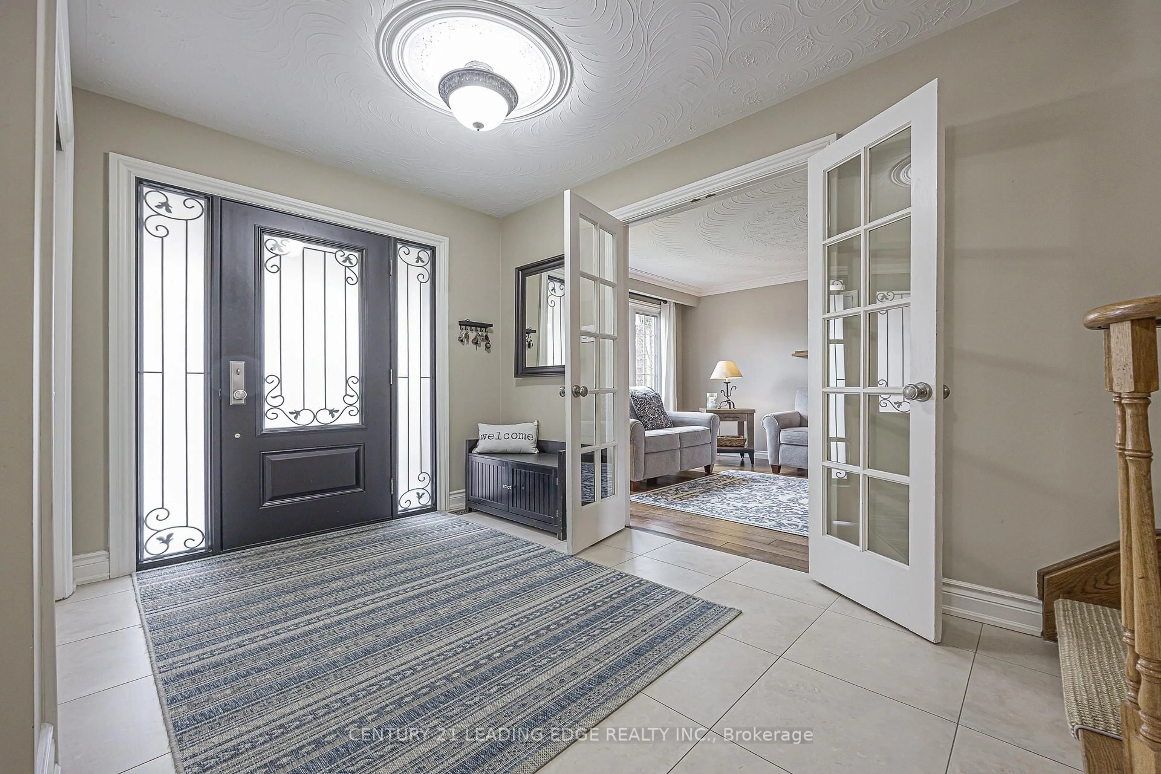 Indoor entryway for 250 Hemlock Dr, Whitchurch-Stouffville Ontario L4A 5A5