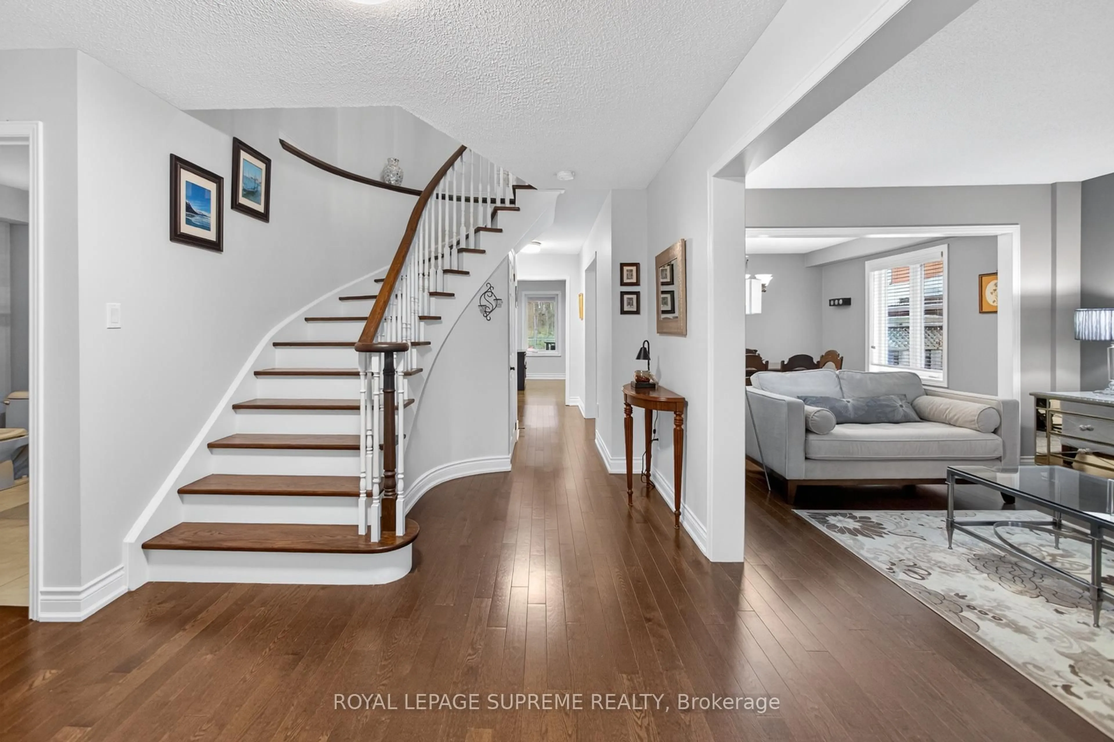 Indoor entryway for 88 Empress Rd, Vaughan Ontario L6A 1V1