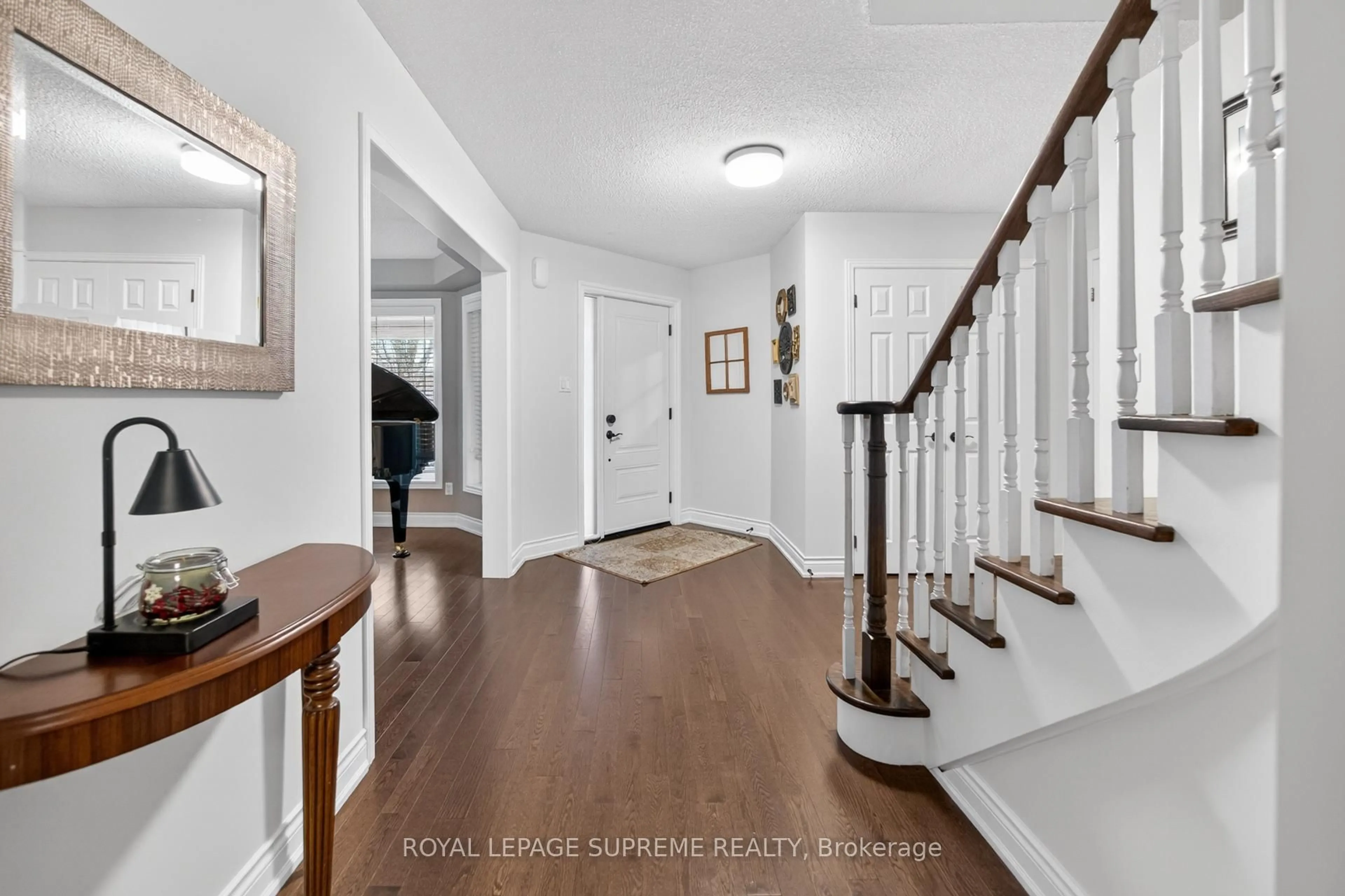 Indoor entryway for 88 Empress Rd, Vaughan Ontario L6A 1V1