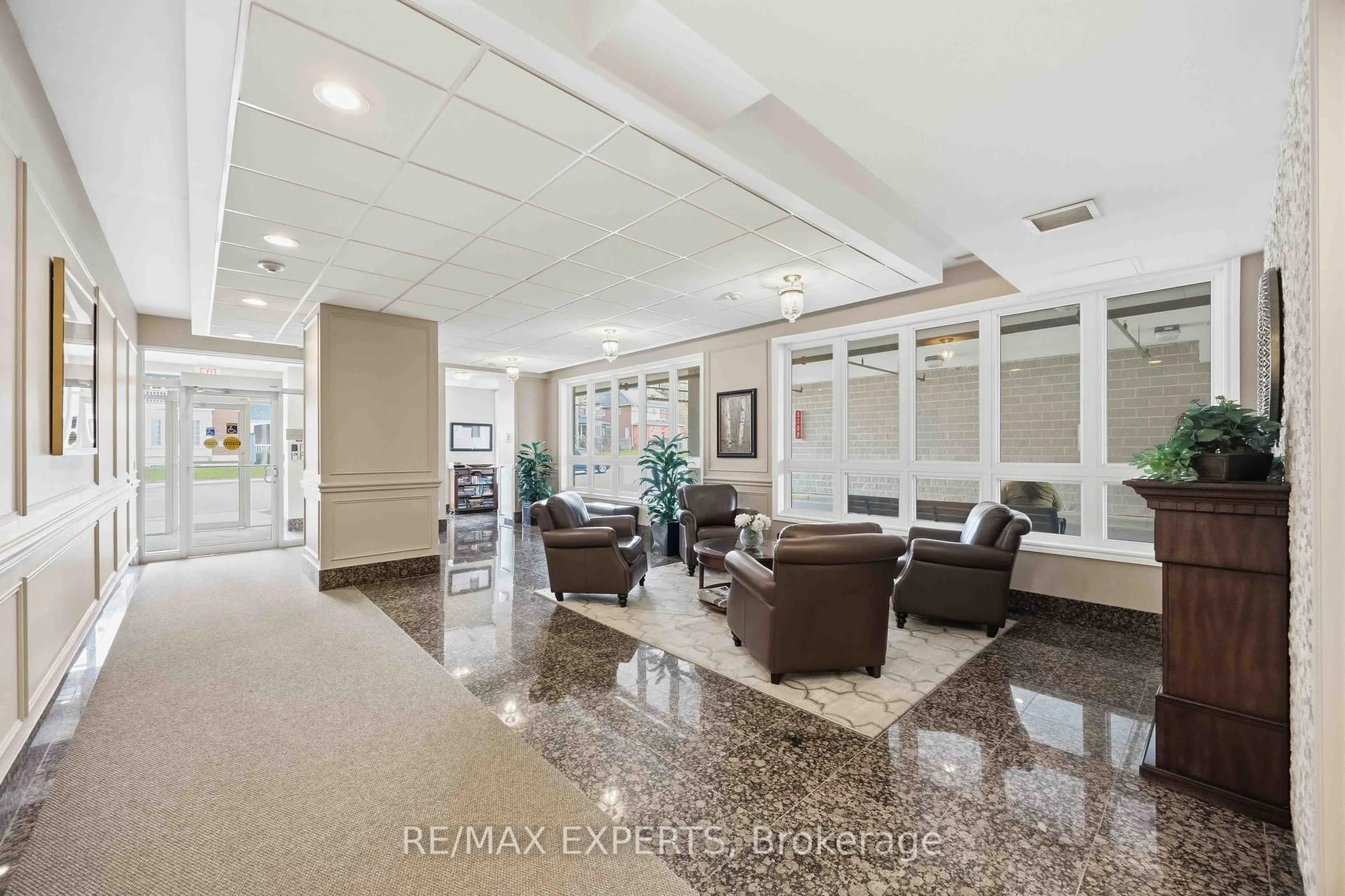 Lobby for 15450 Yonge St #207, Aurora Ontario L4G 0K1