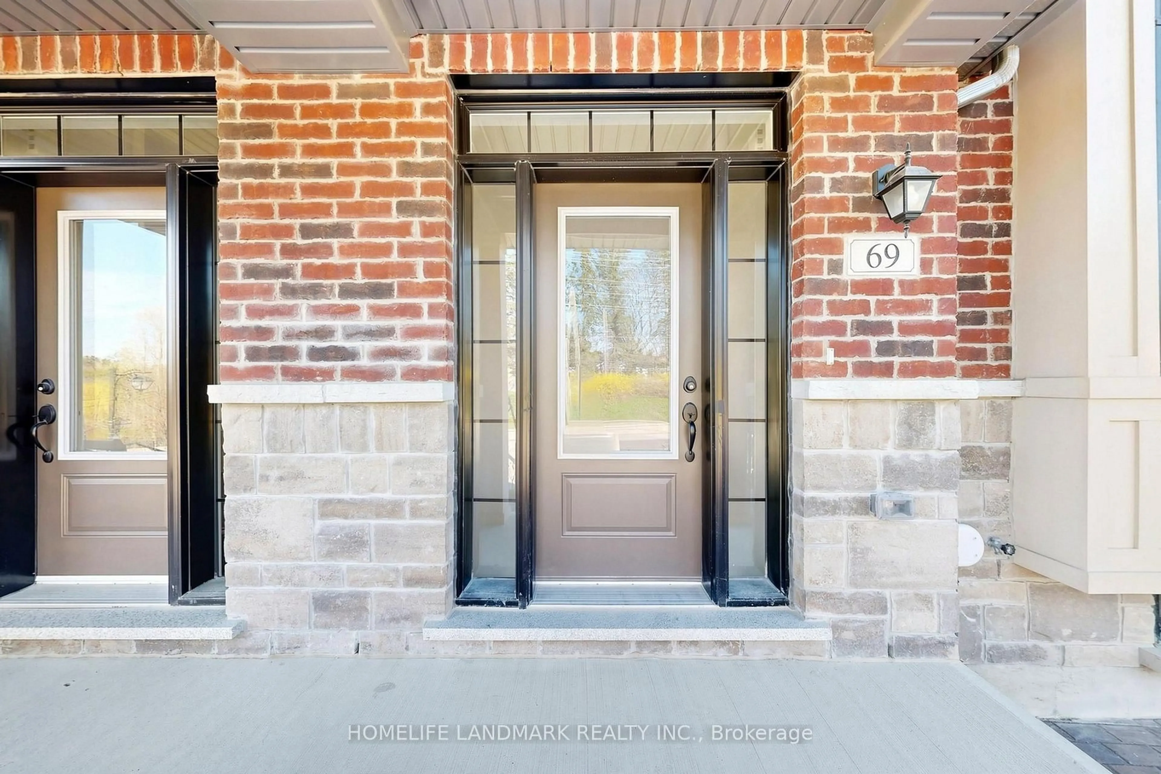 Indoor entryway for 69 Main St, Markham Ontario L3P 0P7