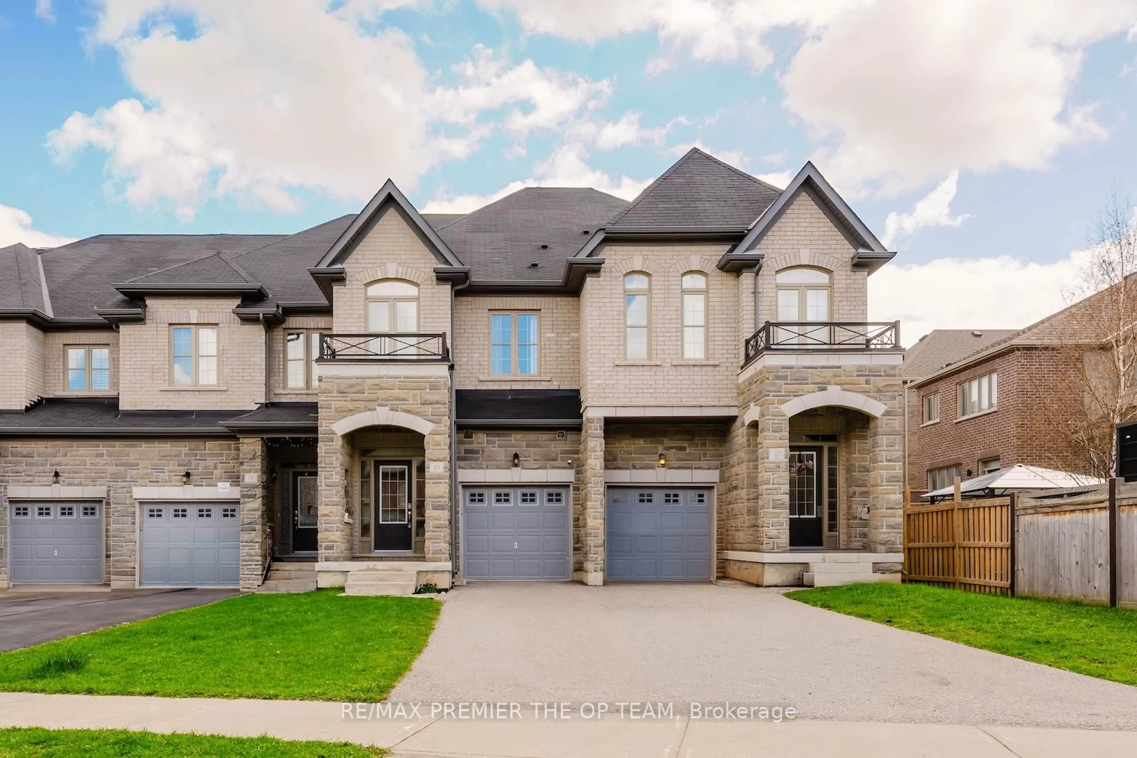 Home with brick exterior material, street for 49 Walter Procter Rd, East Gwillimbury Ontario L9N 0P1
