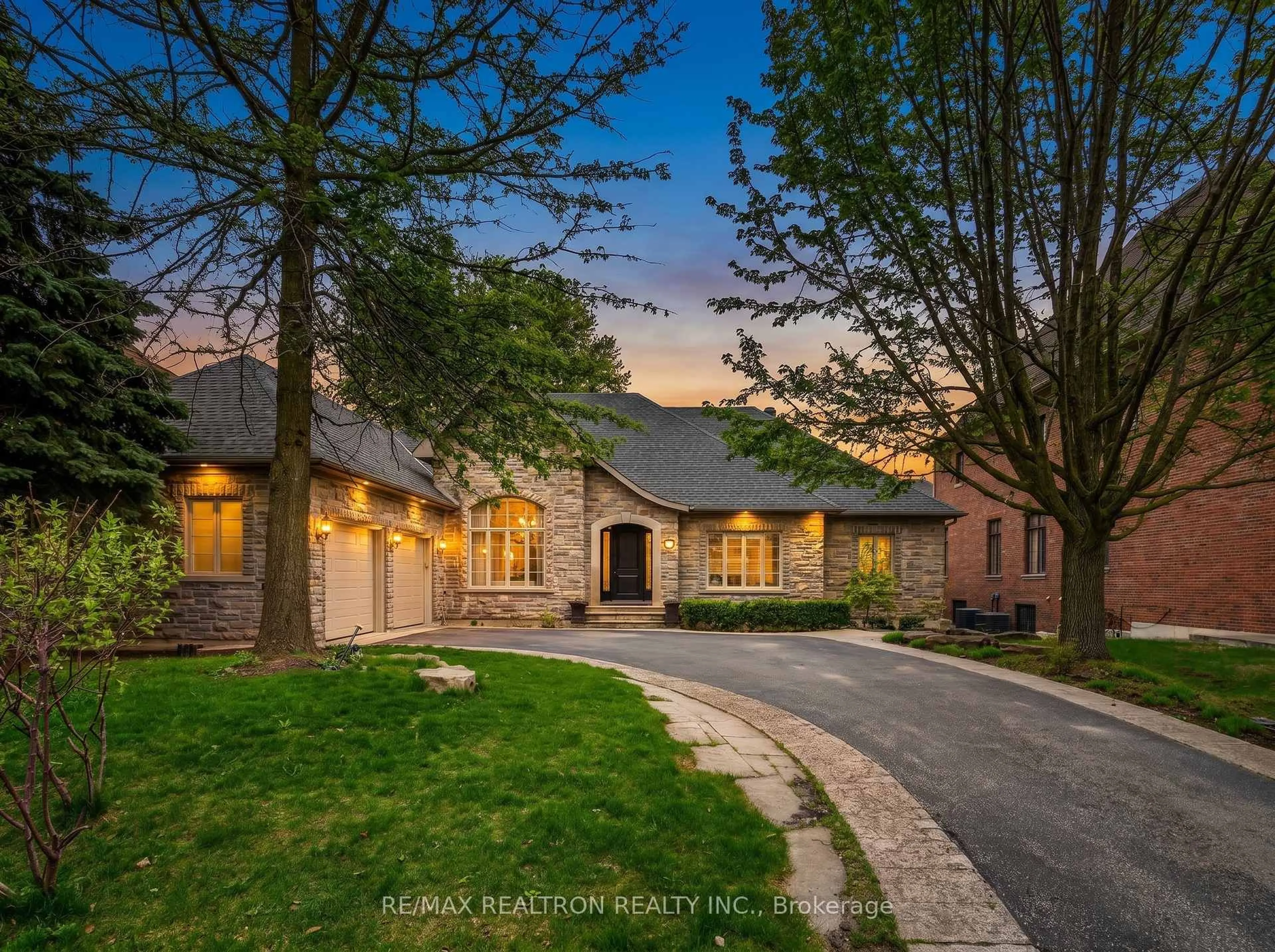 Home with brick exterior material, street for 103 Duncan Rd, Richmond Hill Ontario L4C 6J4