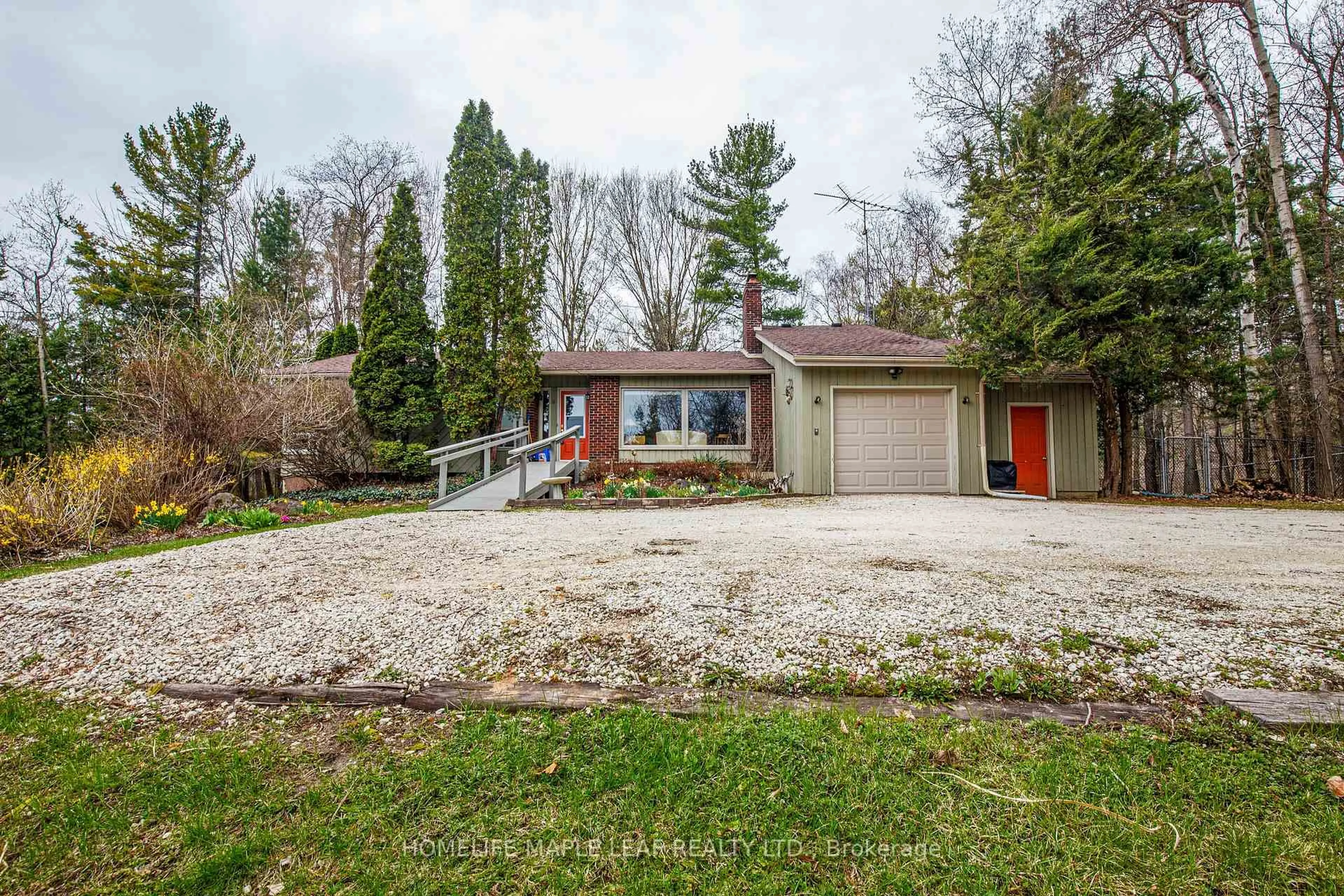 A pic from outside/outdoor area/front of a property/back of a property/a pic from drone, street for 5935 6th Line, New Tecumseth Ontario L0G 1W0