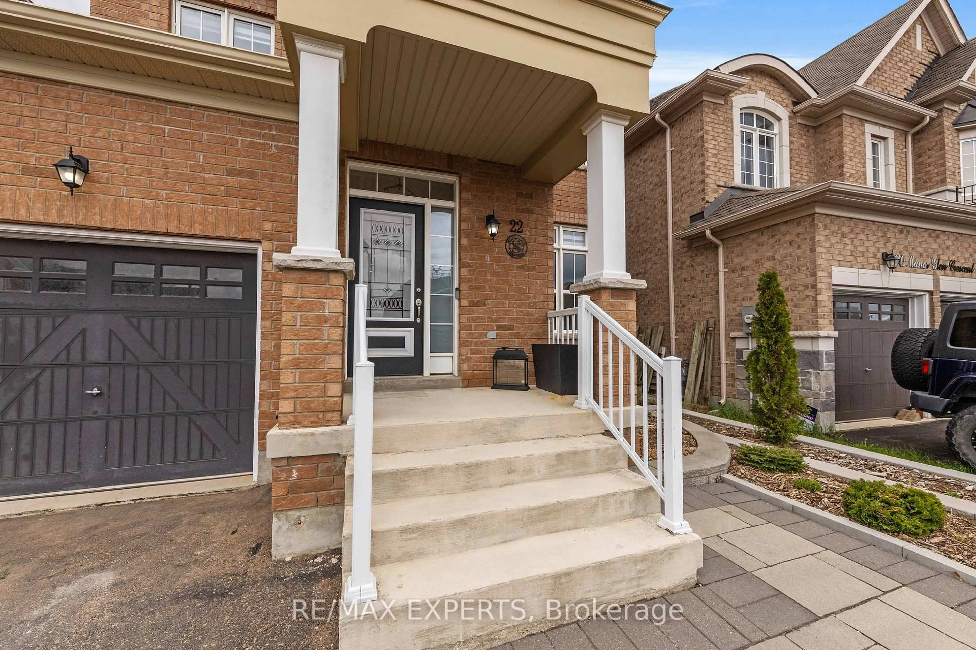 Unknown for 22 Manor Glen Cres, East Gwillimbury Ontario L0G 1M0