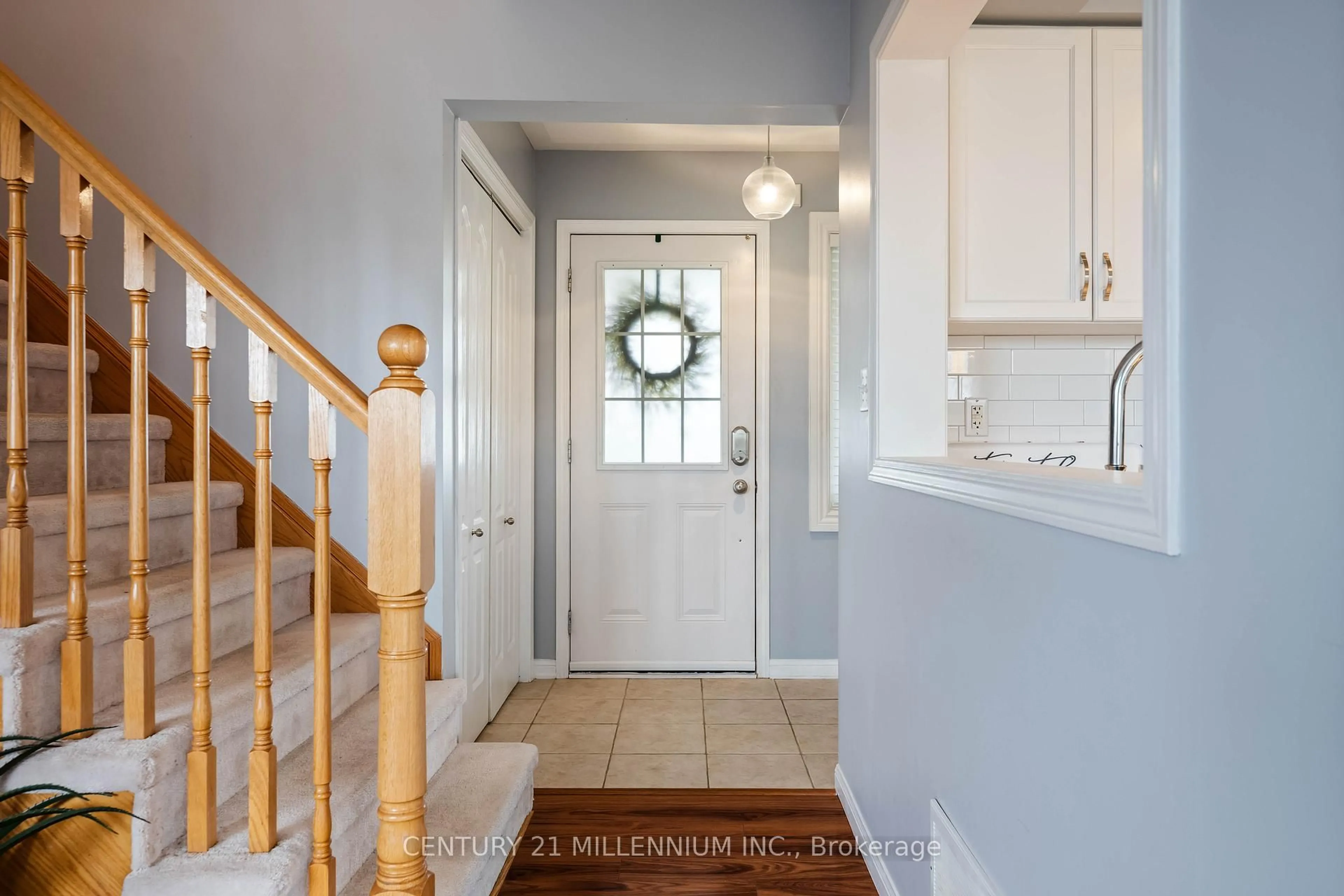 Indoor entryway for 94 John W Taylor Ave, New Tecumseth Ontario L9R 0C6