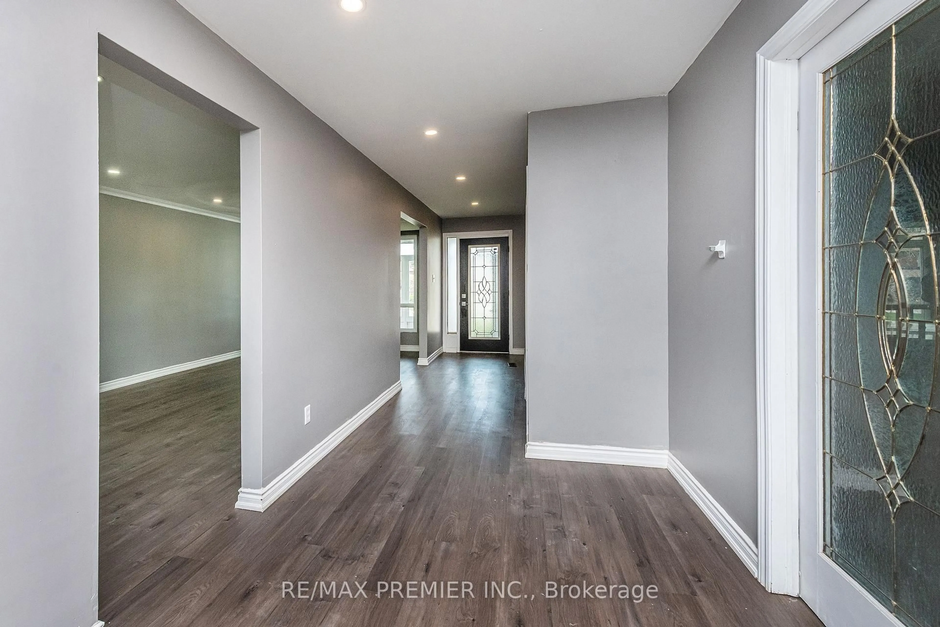 Indoor entryway for 43 Jules Ave, Vaughan Ontario L4L 1Y2