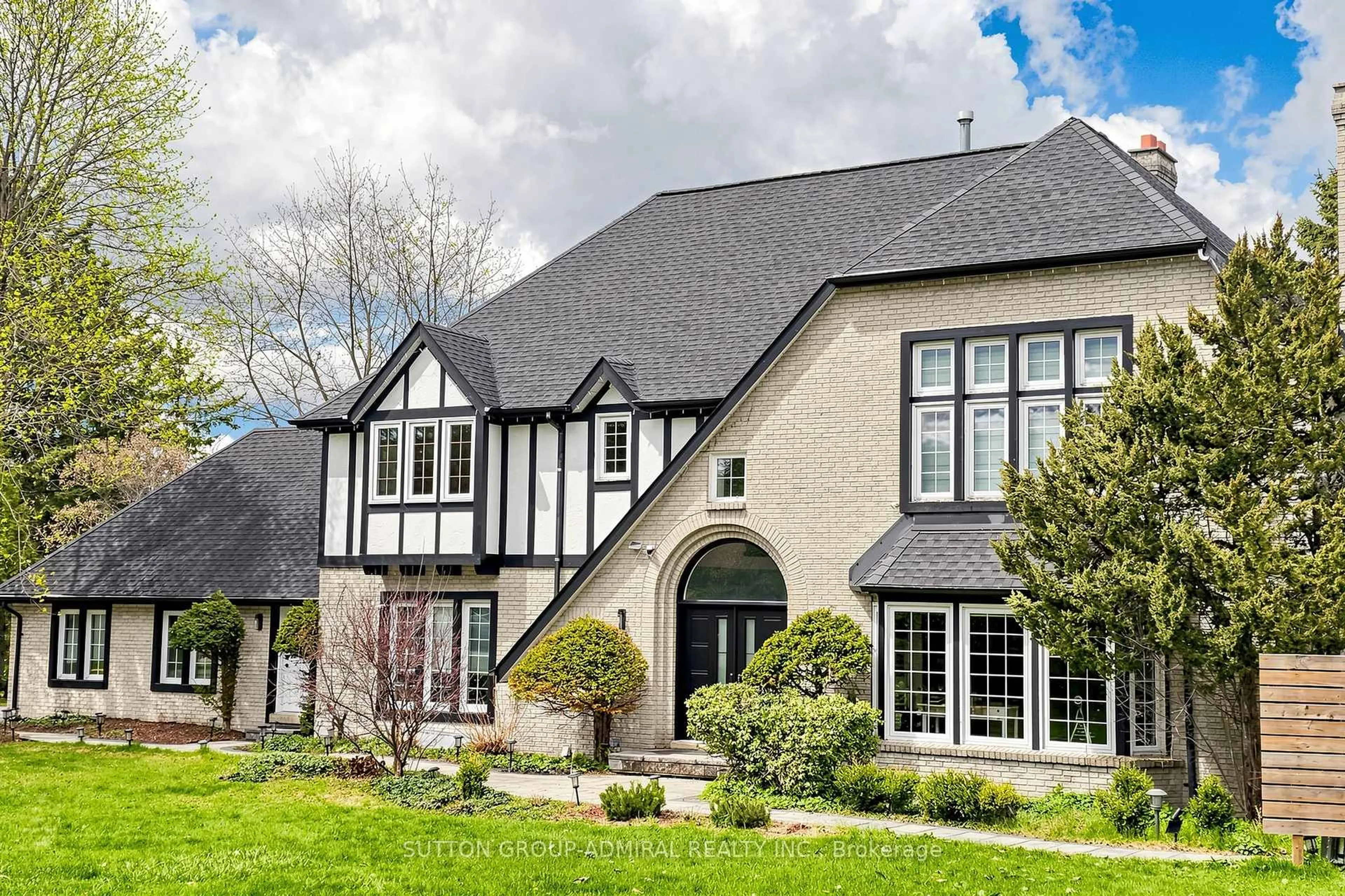 Home with brick exterior material, street for 2 Gilbert Dr, Aurora Ontario L4G 6W8