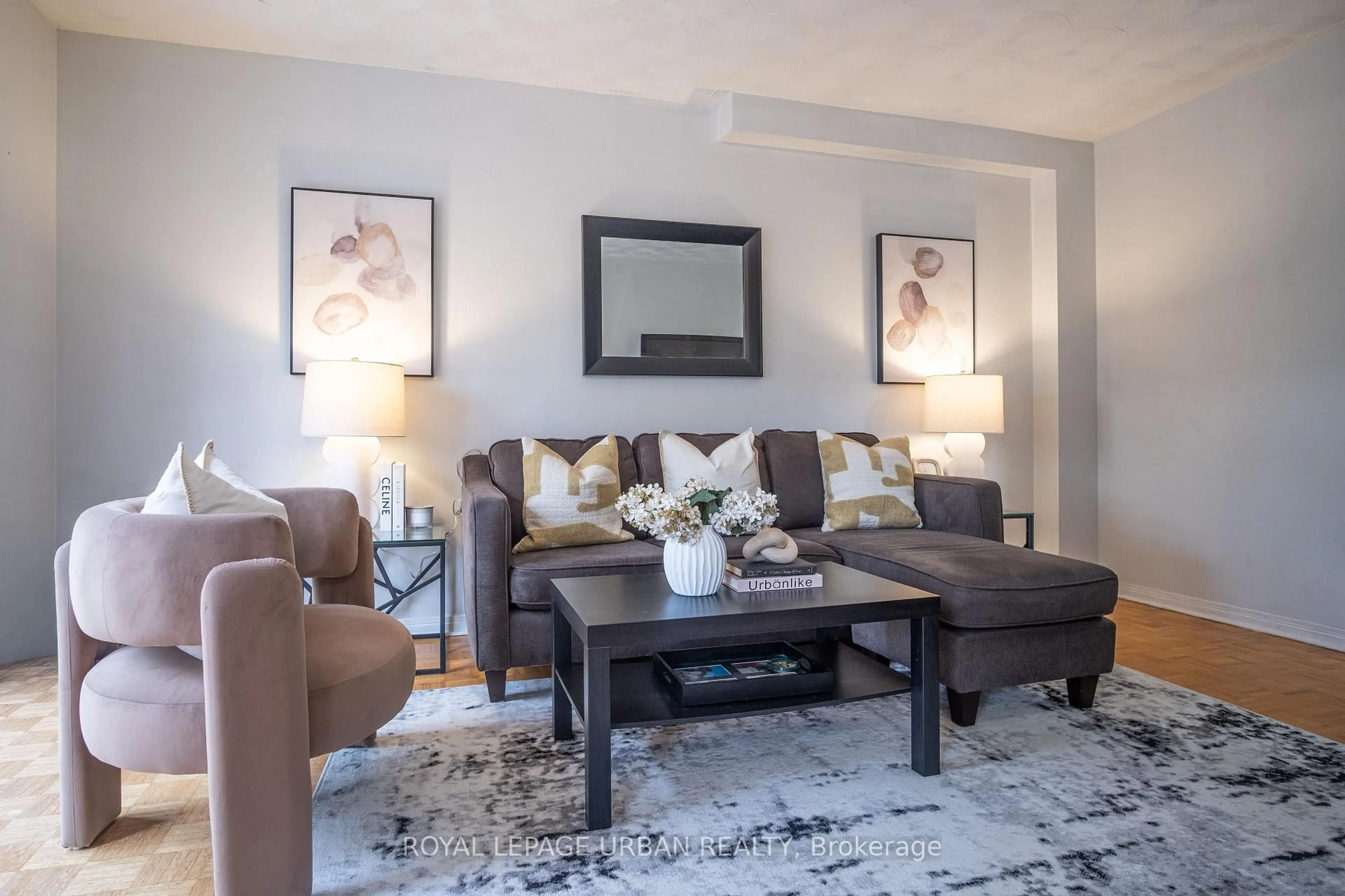 Living room with furniture, unknown for 156 Stephenson Cres, Richmond Hill Ontario L4C 5W1