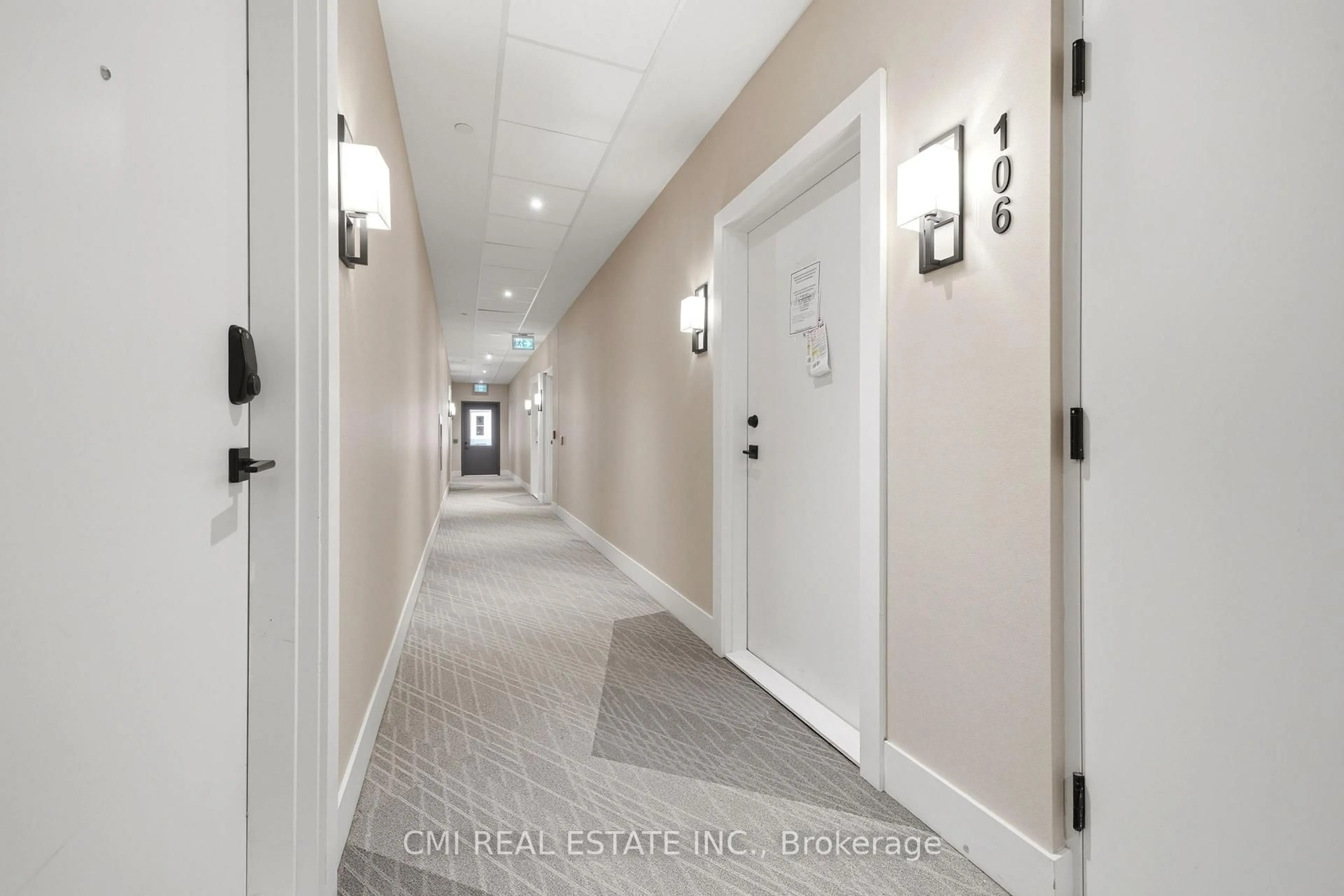 Indoor foyer for 415 Sea Ray Ave #106, Innisfil Ontario L9S 0R5