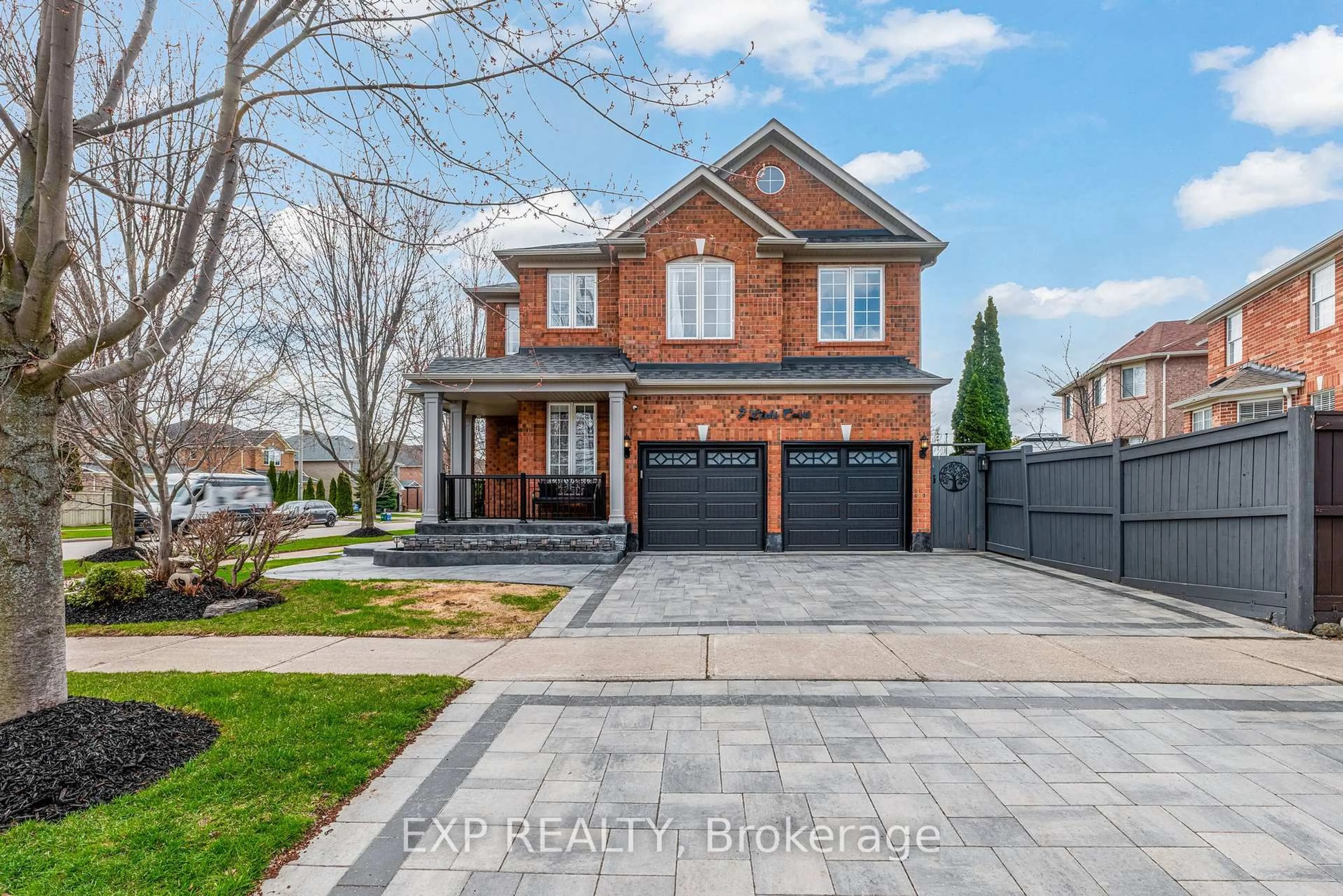 Home with brick exterior material, street for 7 Litchi Crt, Richmond Hill Ontario L4E 4V1