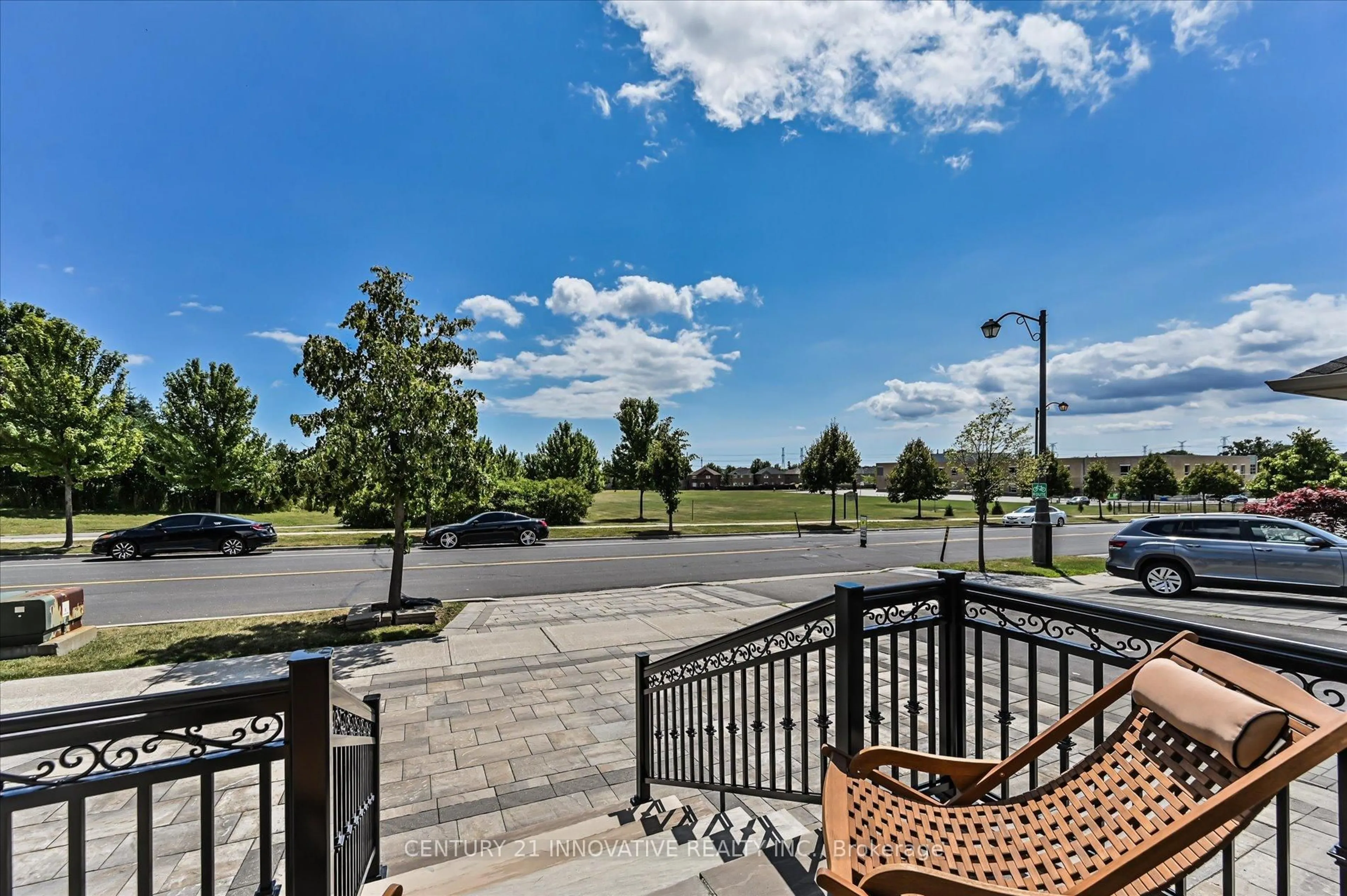 Patio, mountain view for 92 Riverwalk Dr, Markham Ontario L6B 0B9