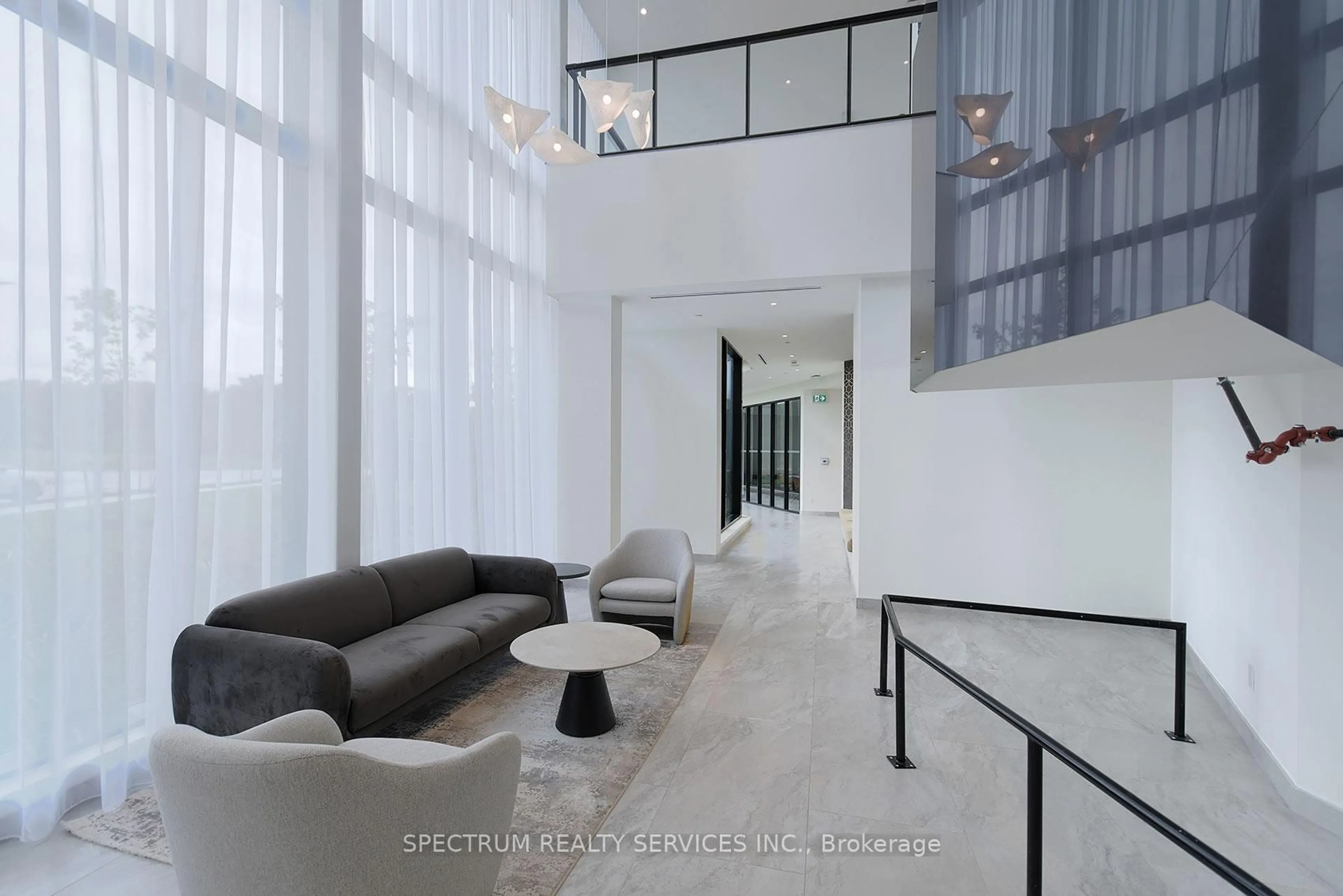Indoor foyer for 2 David Eyer Rd #1129, Richmond Hill Ontario L4S 0N6