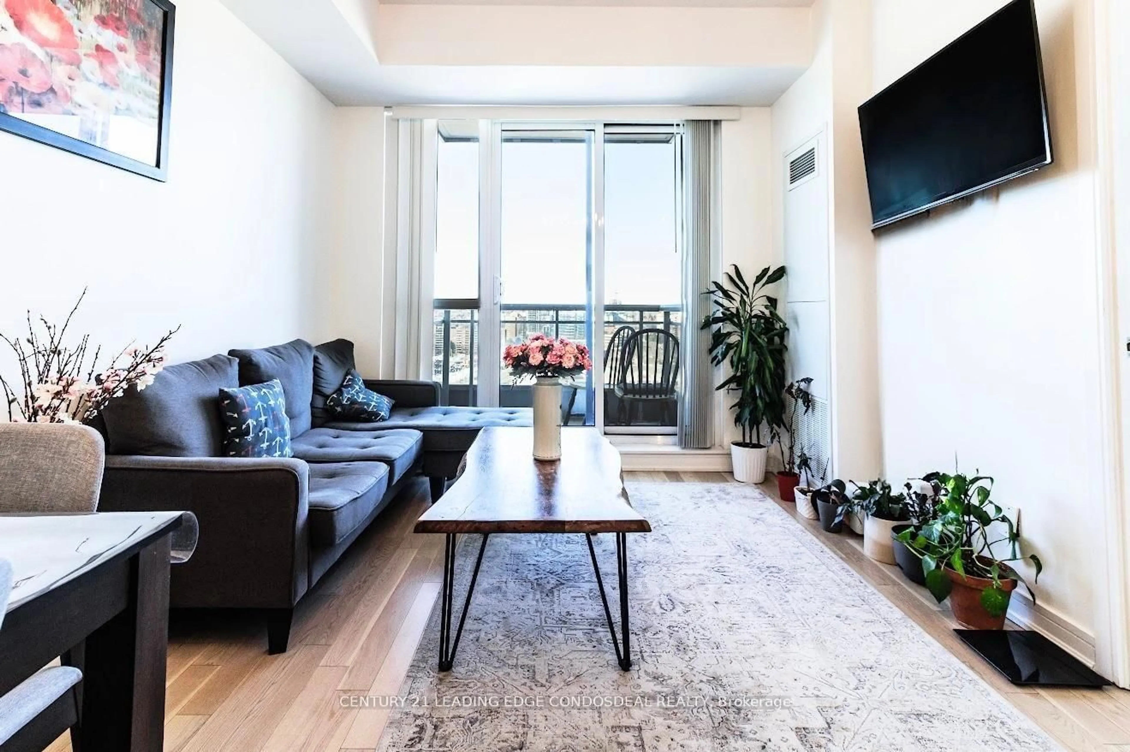 Living room with furniture, unknown for 9205 Yonge St #1712, Richmond Hill Ontario L4C 1V5