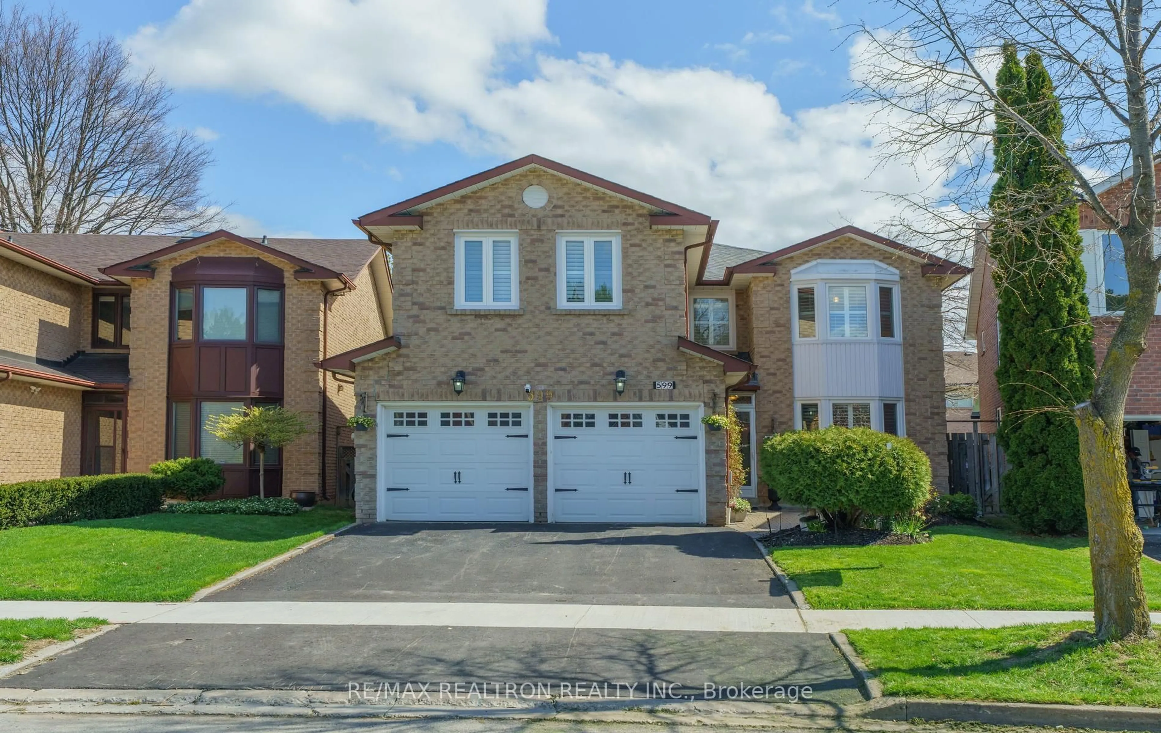 Unknown for 599 York Hill Blvd, Vaughan Ontario L4J 5L3