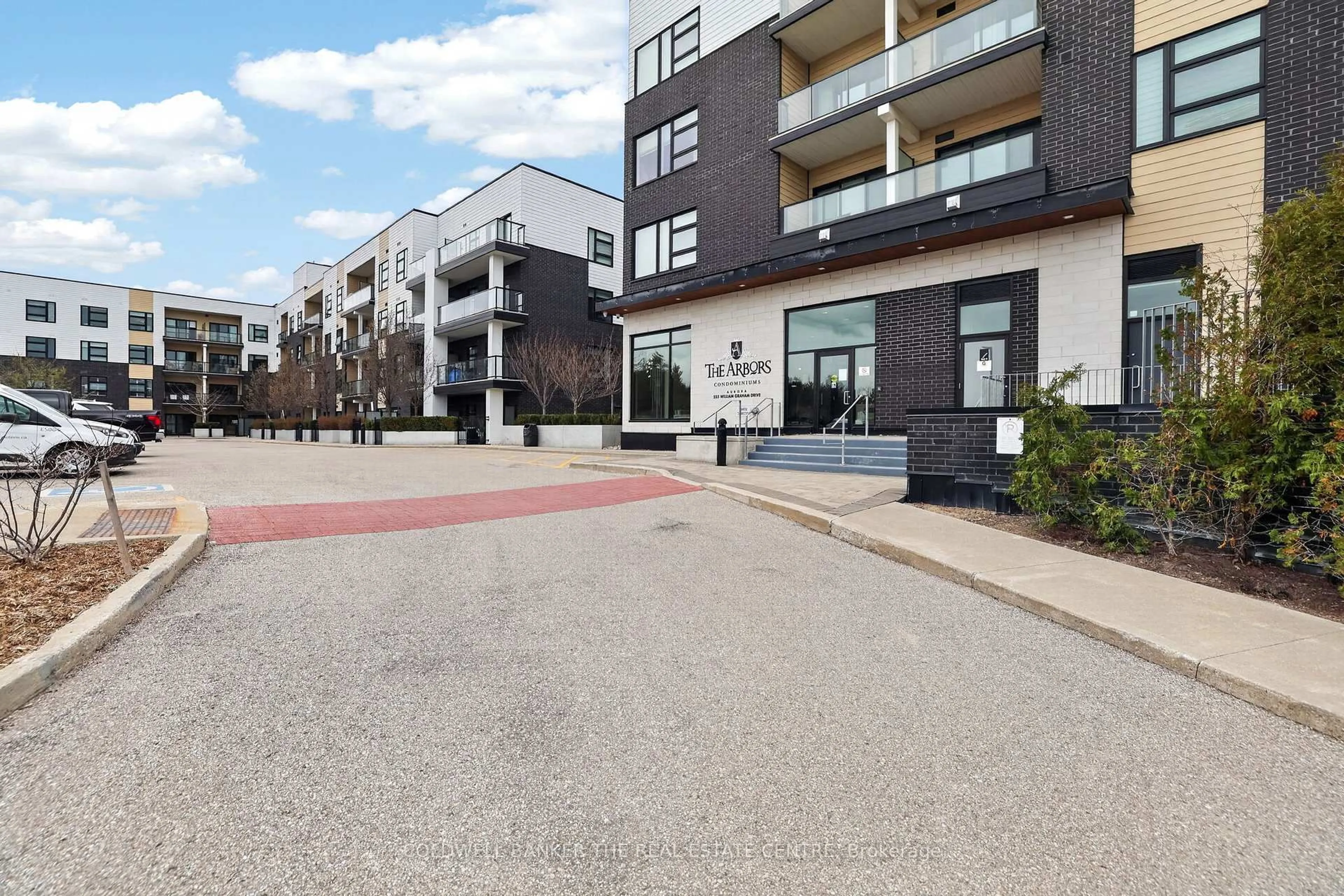 Patio, street for 555 William Graham Dr #246, Aurora Ontario L4G 3H9