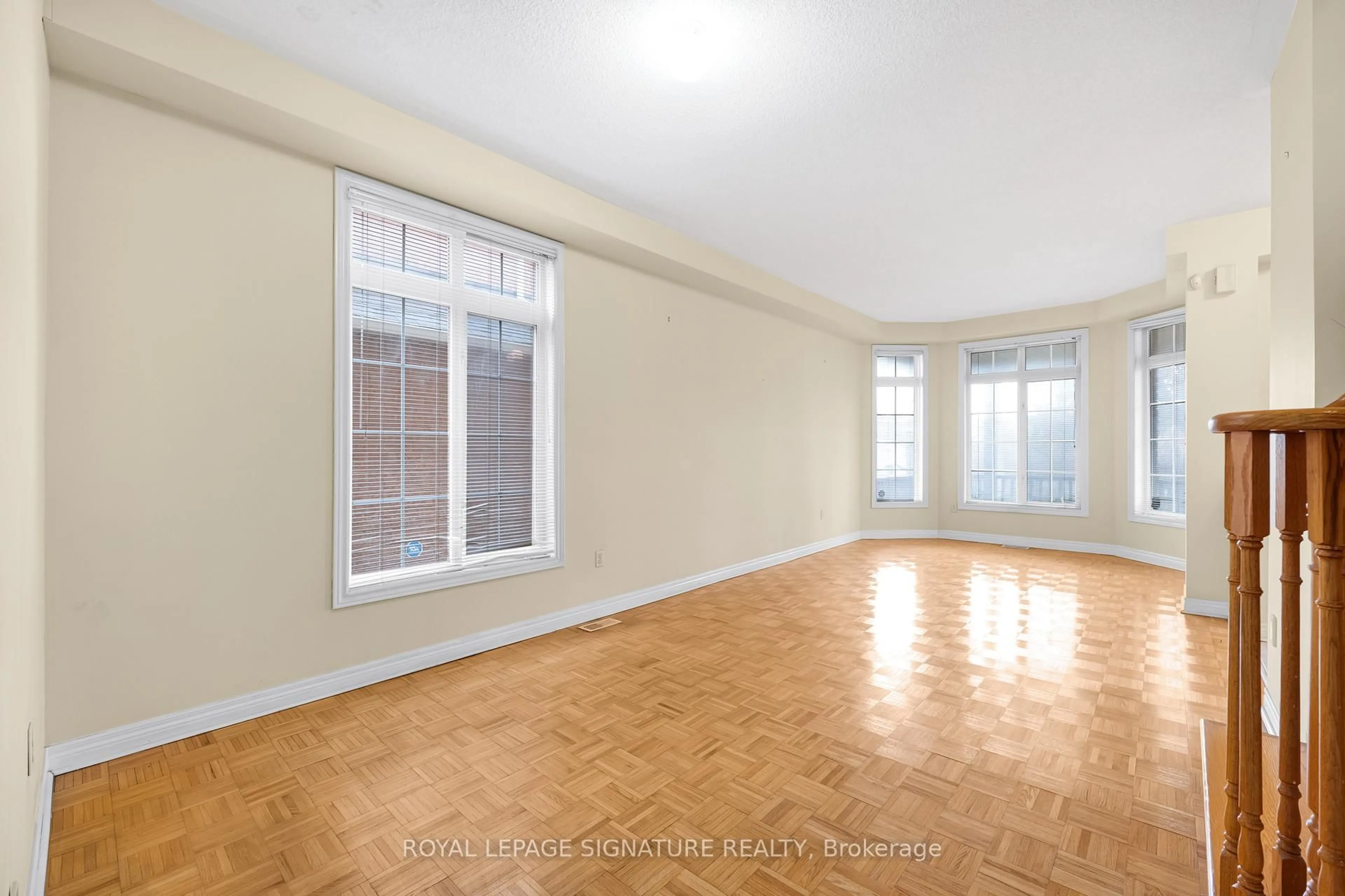 A pic of a room for 88 Moraine Dr, Vaughan Ontario L4H 2E5
