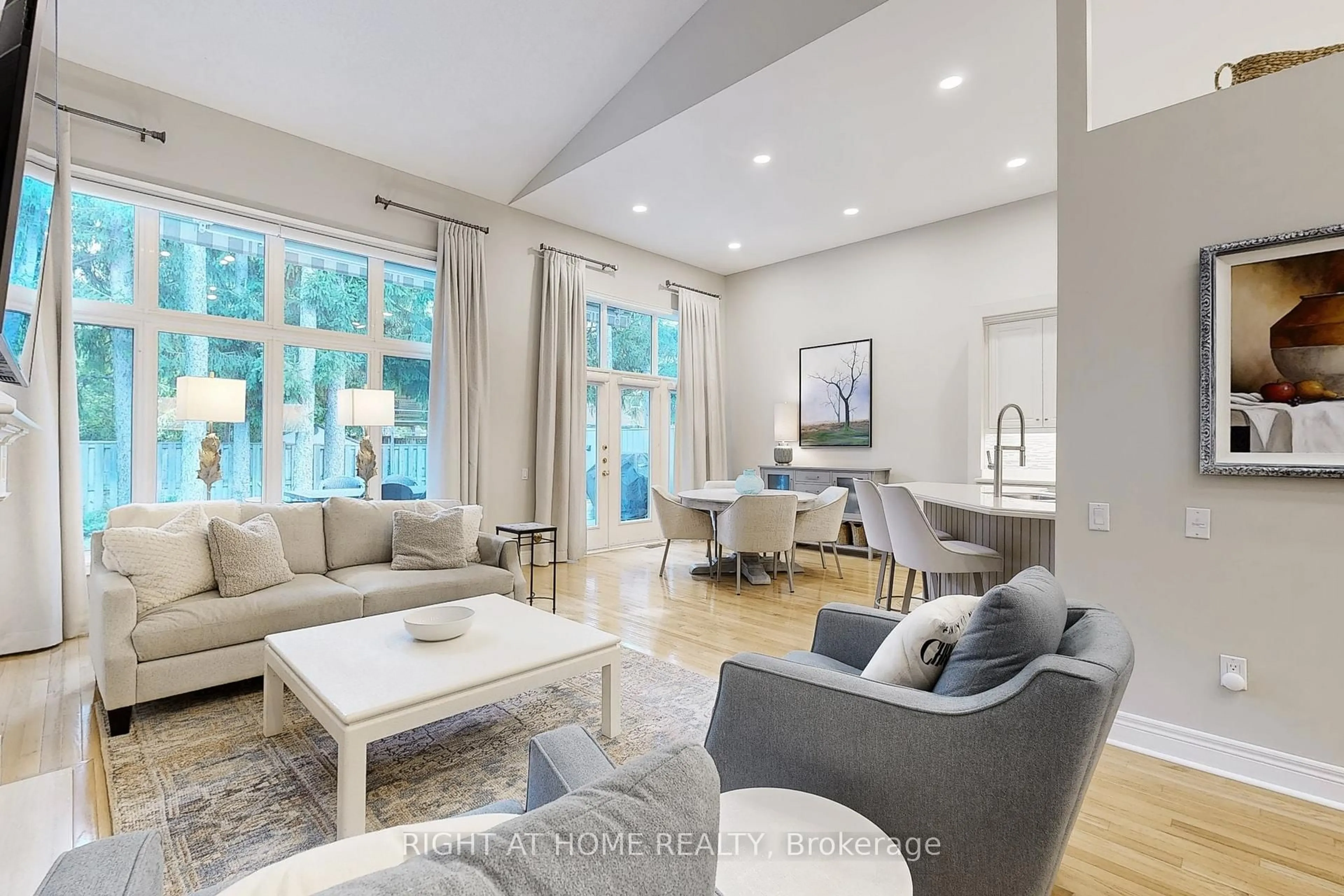 Living room with furniture, unknown for 9 Arlington Way, Markham Ontario L3T 7W9