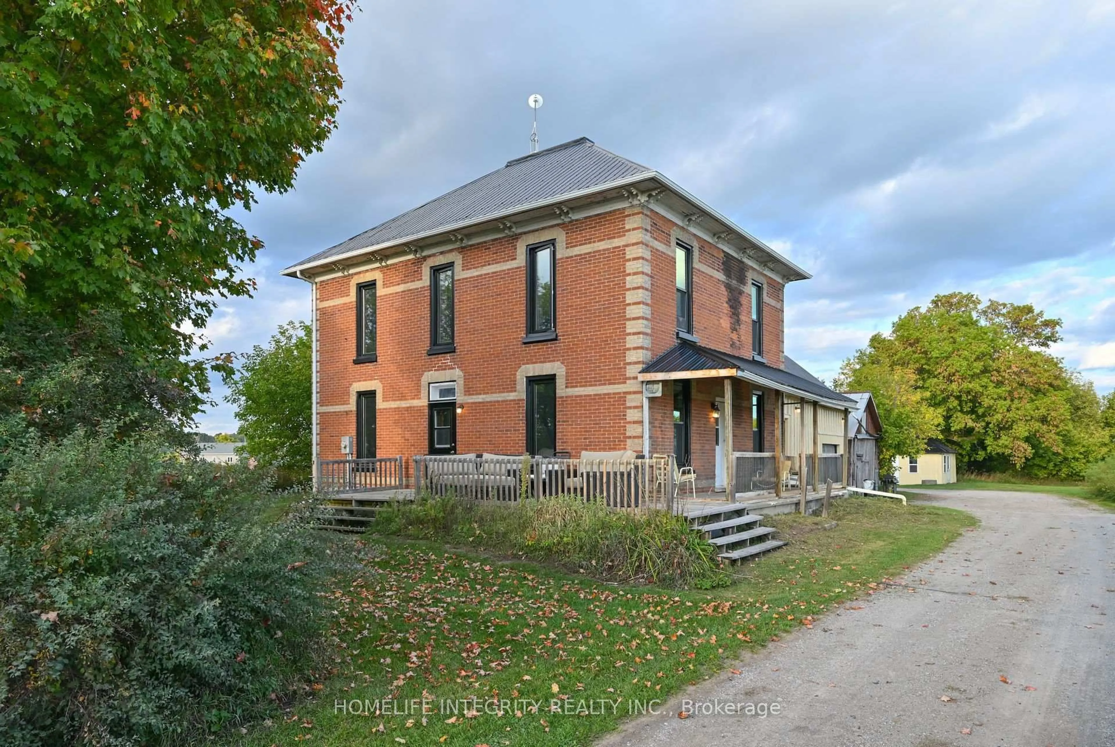 Home with brick exterior material, building for 995305 Mono Adjala Townline, Adjala-Tosorontio Ontario L9R 1V1