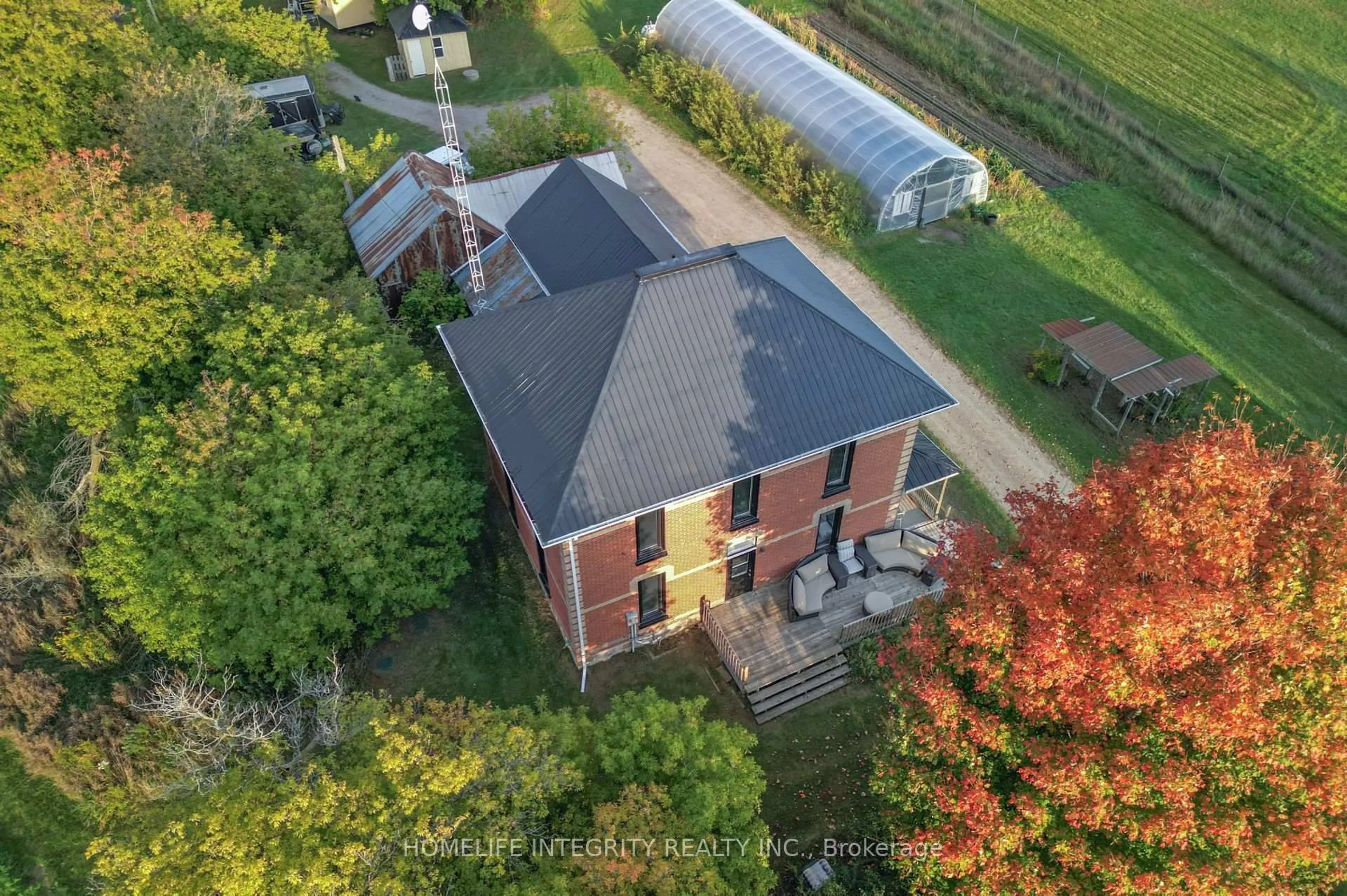 A pic from outside/outdoor area/front of a property/back of a property/a pic from drone, unknown for 995305 Mono Adjala Townline, Adjala-Tosorontio Ontario L9R 1V1