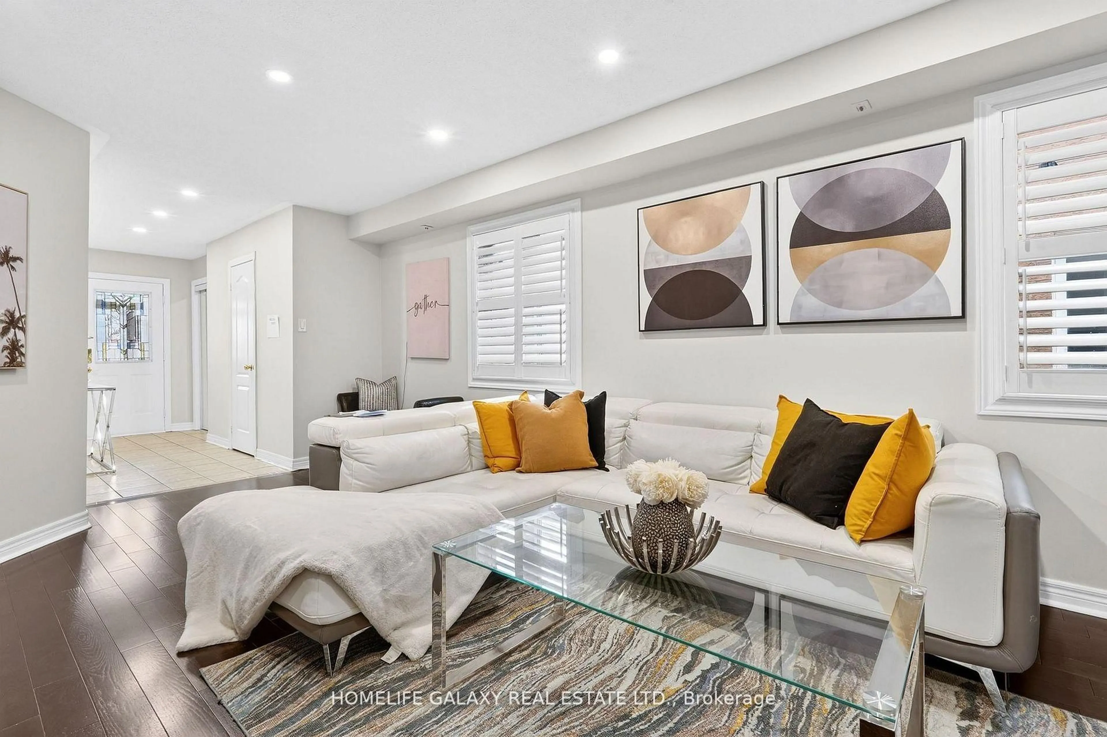 Living room with furniture, unknown for 302 Redstone Rd, Richmond Hill Ontario L4S 2V6