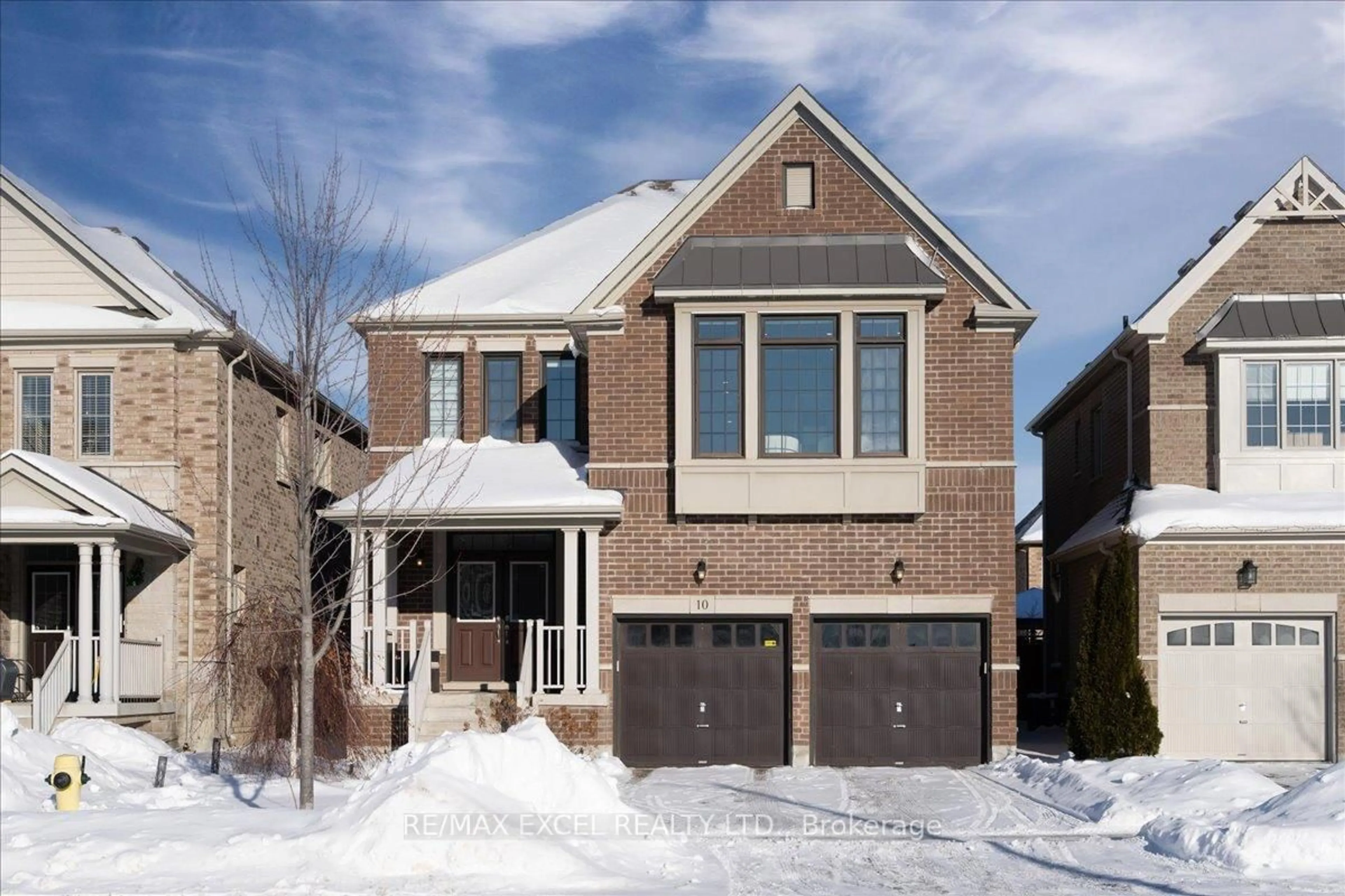Home with brick exterior material, street for 10 Deer Pass Rd, East Gwillimbury Ontario L9N 0L6