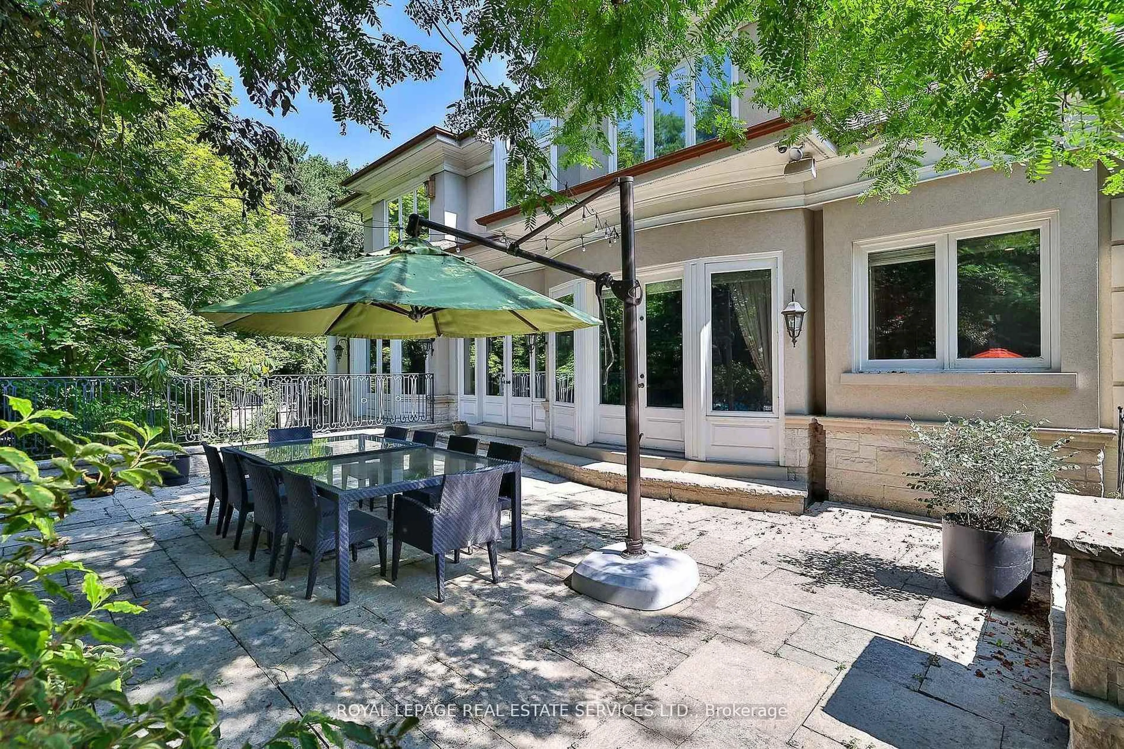 Patio, street for 9 Seinecliffe Rd, Markham Ontario L3T 1K3