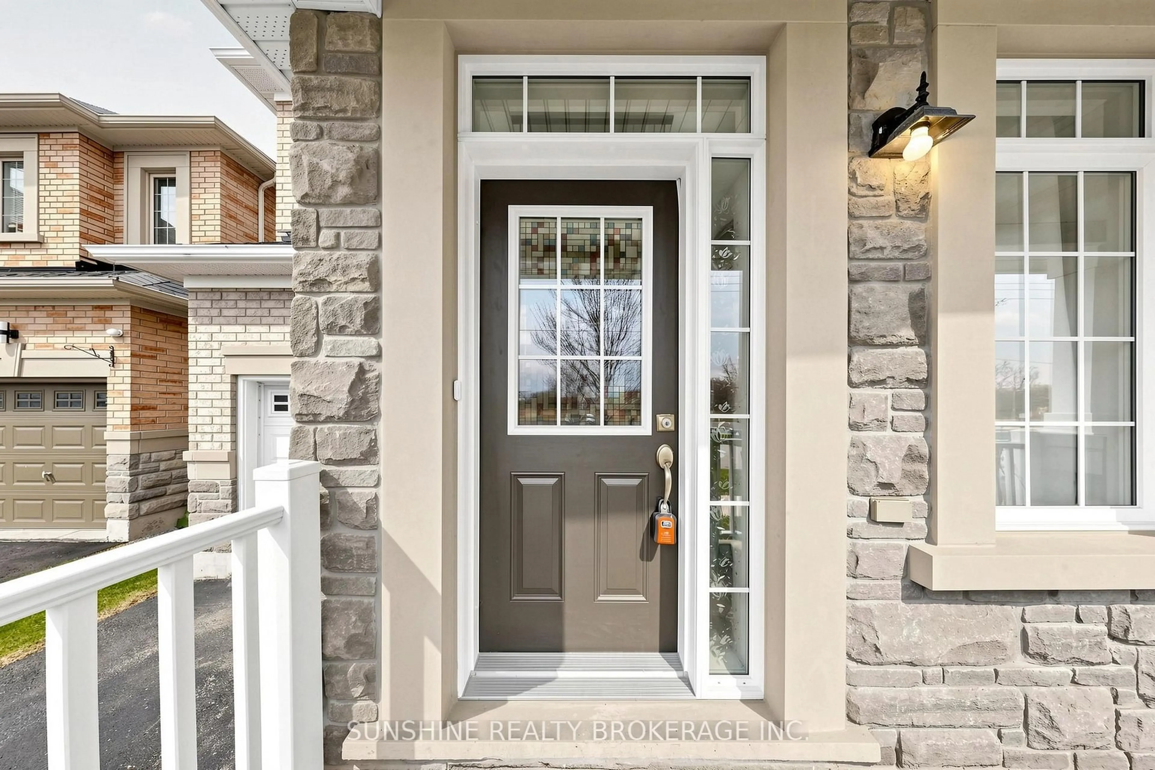 Indoor entryway for 39 Wozniak Cres, Markham Ontario L6E 0L4