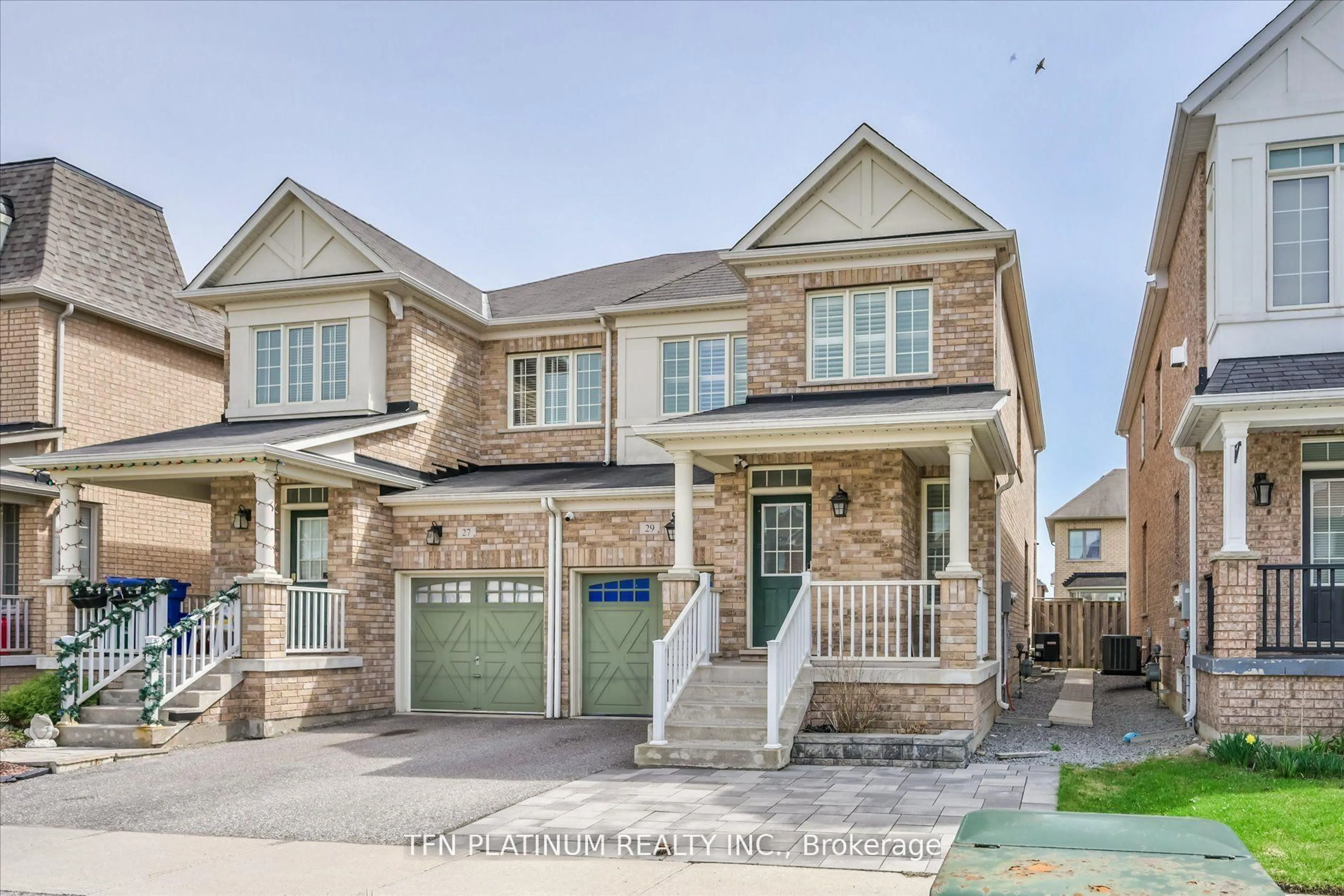 Home with brick exterior material, street for 29 Brown Lane, Whitchurch-Stouffville Ontario L4A 0V1