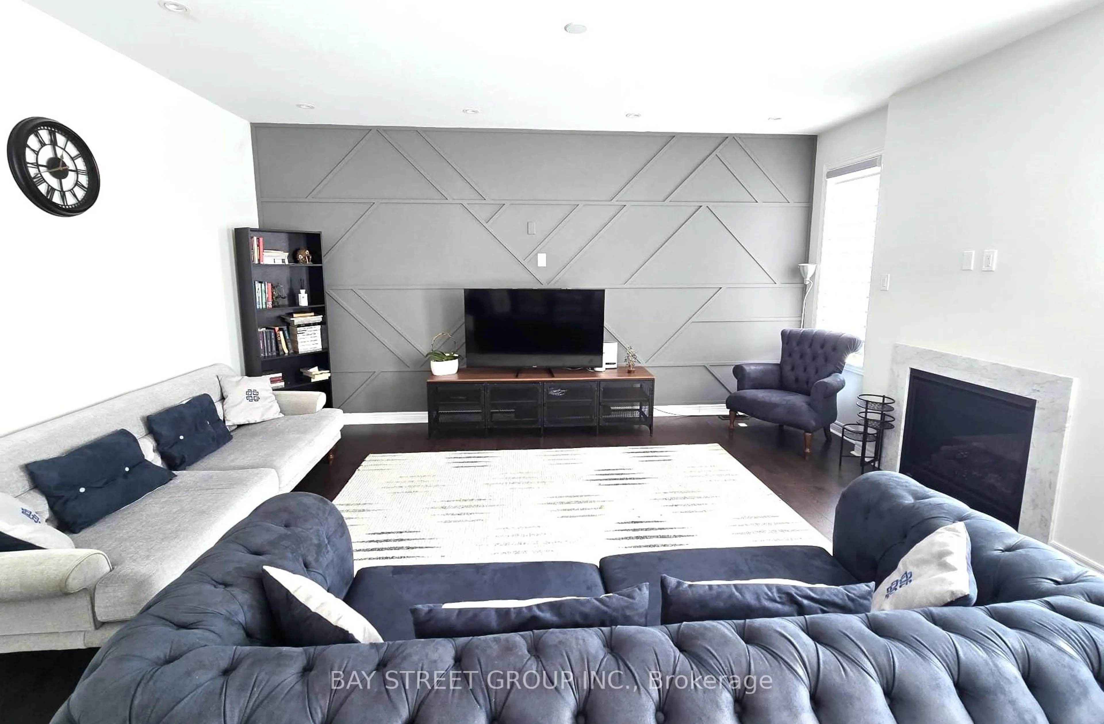 Living room with furniture, unknown for 404 Baker Hill Blvd, Whitchurch-Stouffville Ontario L4A 4P4