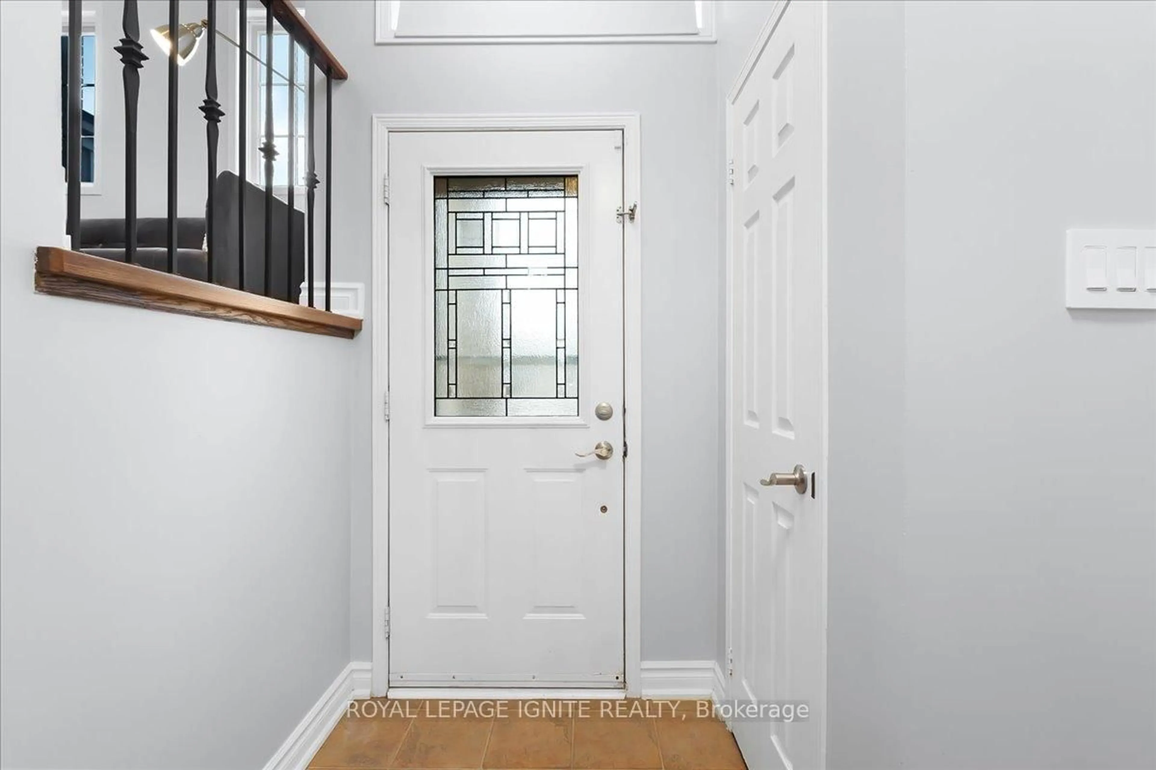 Indoor entryway for 61 Baywell Cres, Aurora Ontario L4G 7N4