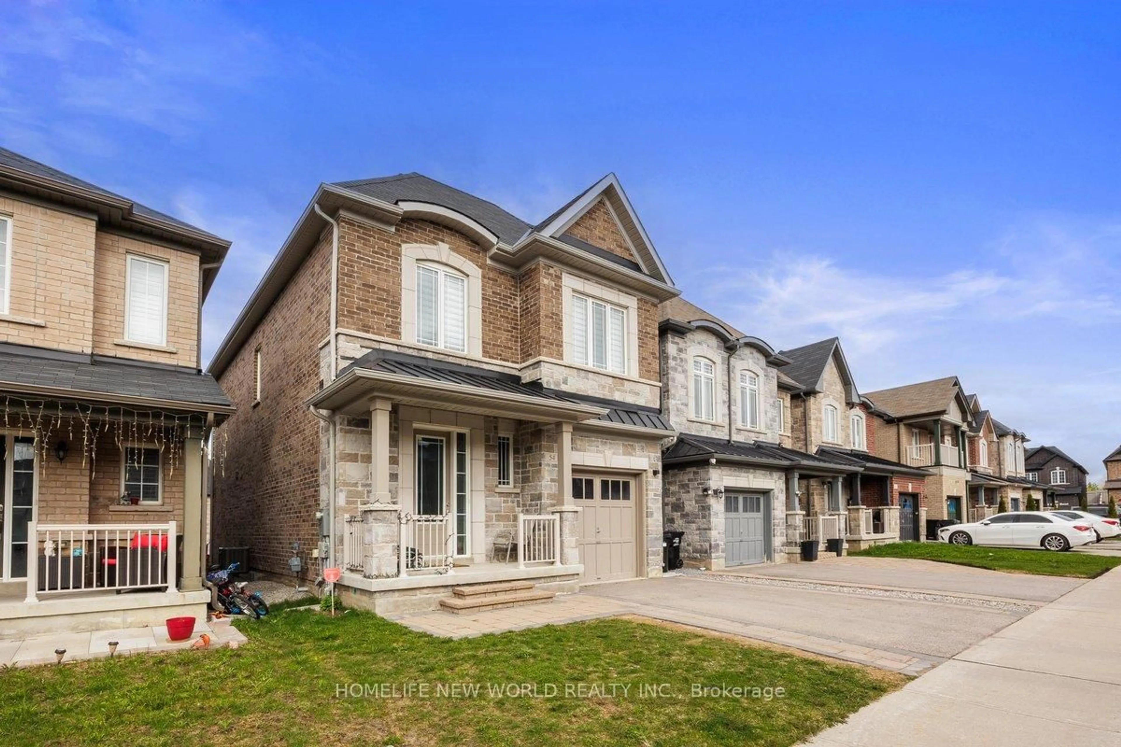 Home with brick exterior material, street for 54 Tyndall Dr, Bradford West Gwillimbury Ontario L3Z 4G7
