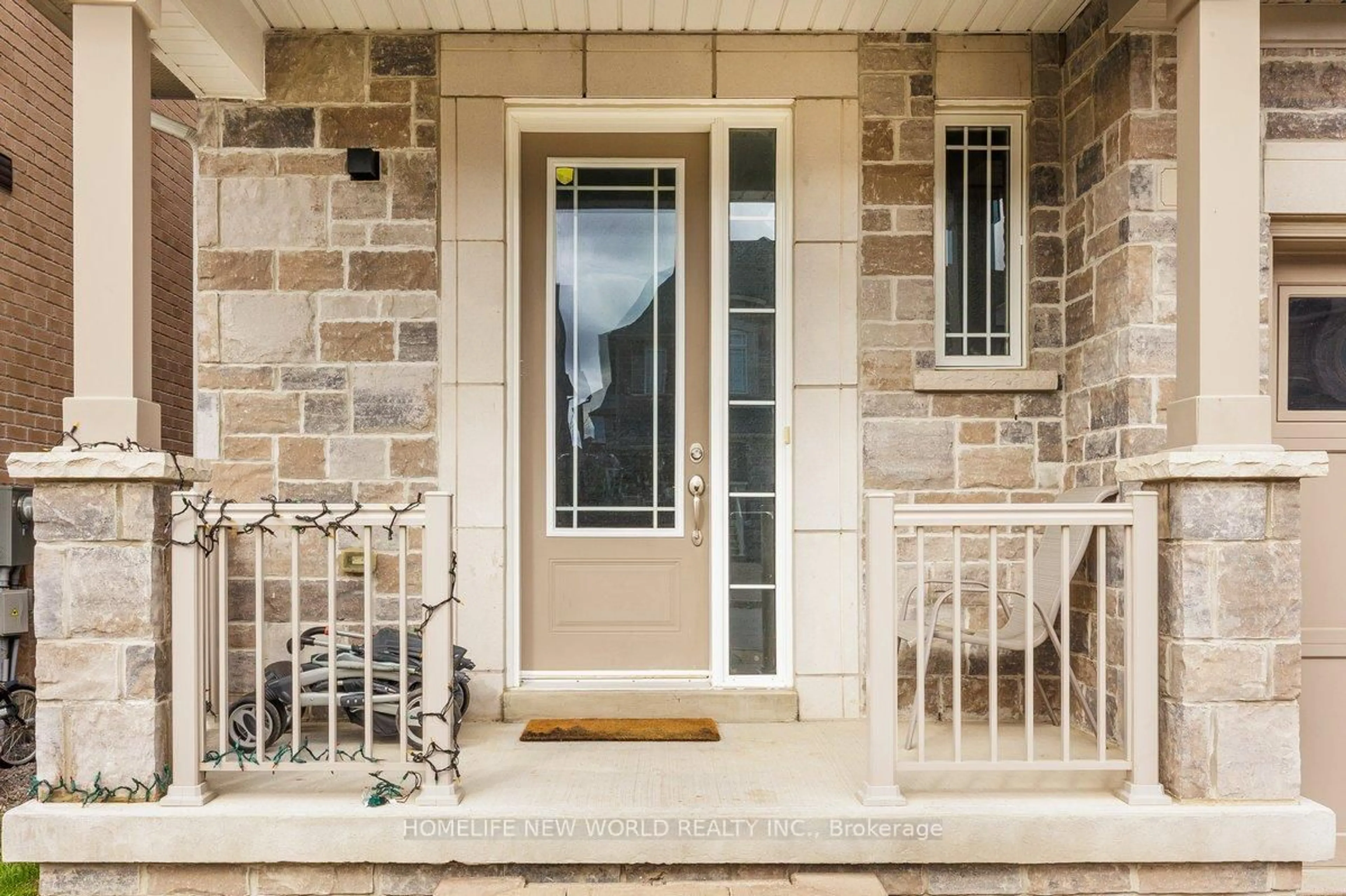 Indoor entryway for 54 Tyndall Dr, Bradford West Gwillimbury Ontario L3Z 4G7
