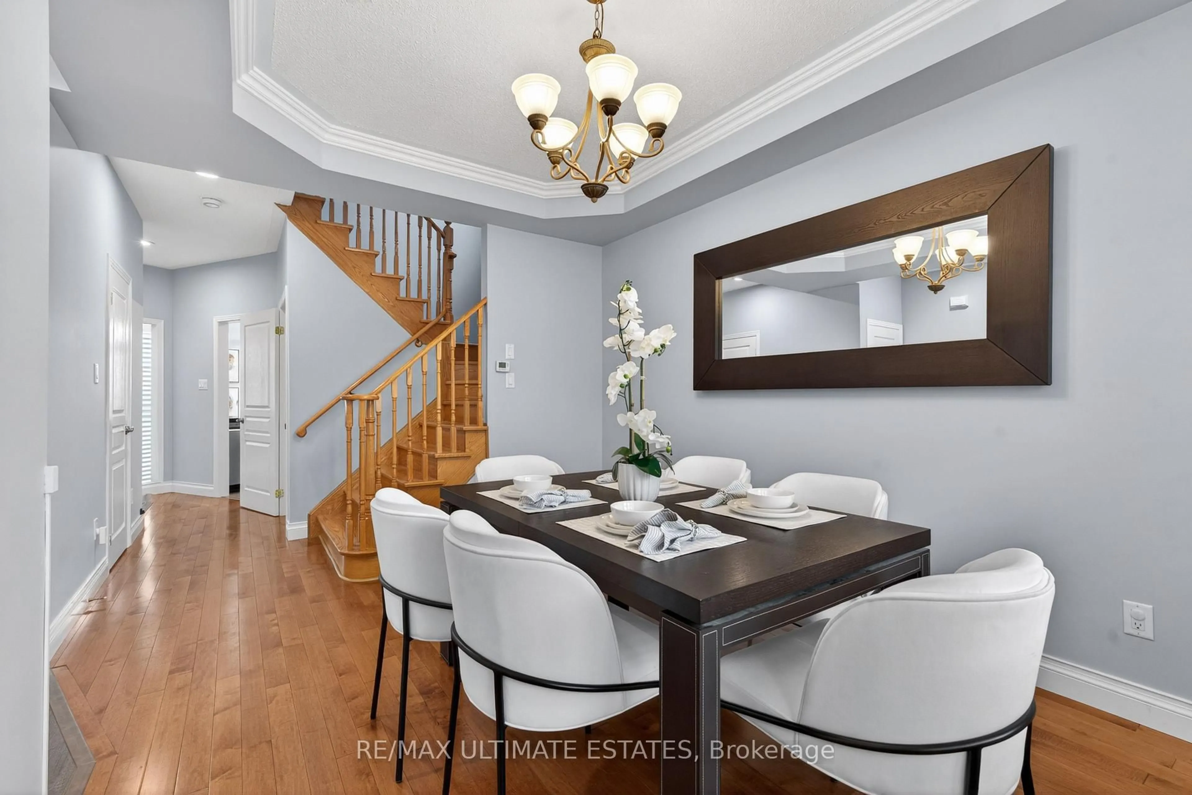 Dining room, wood/laminate floor for 29 Lakespring Dr, Markham Ontario L6C 2Y9