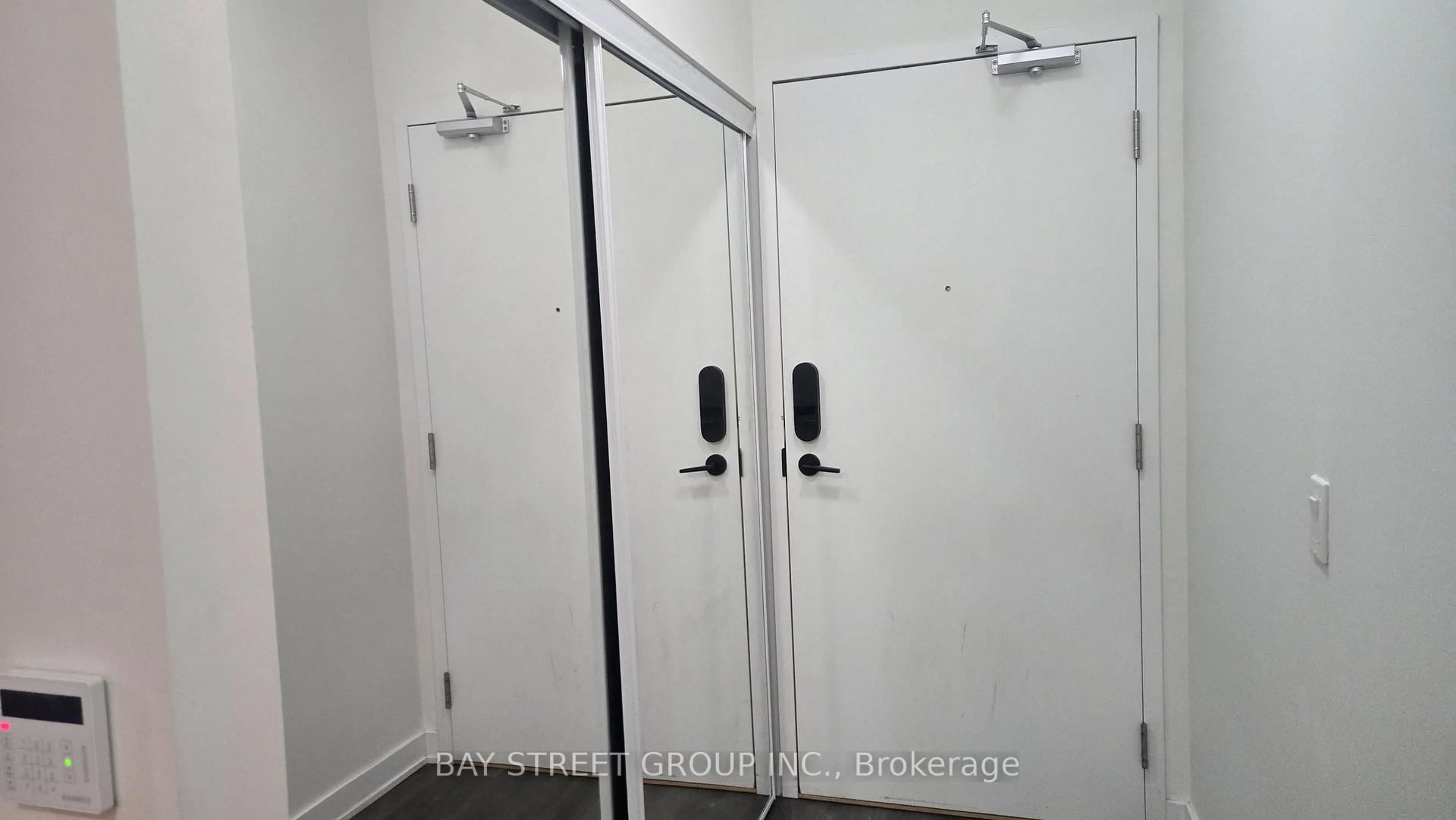 Storage room or clothes room or walk-in closet for 85 Oneida Cres #201, Richmond Hill Ontario L4B 0H4