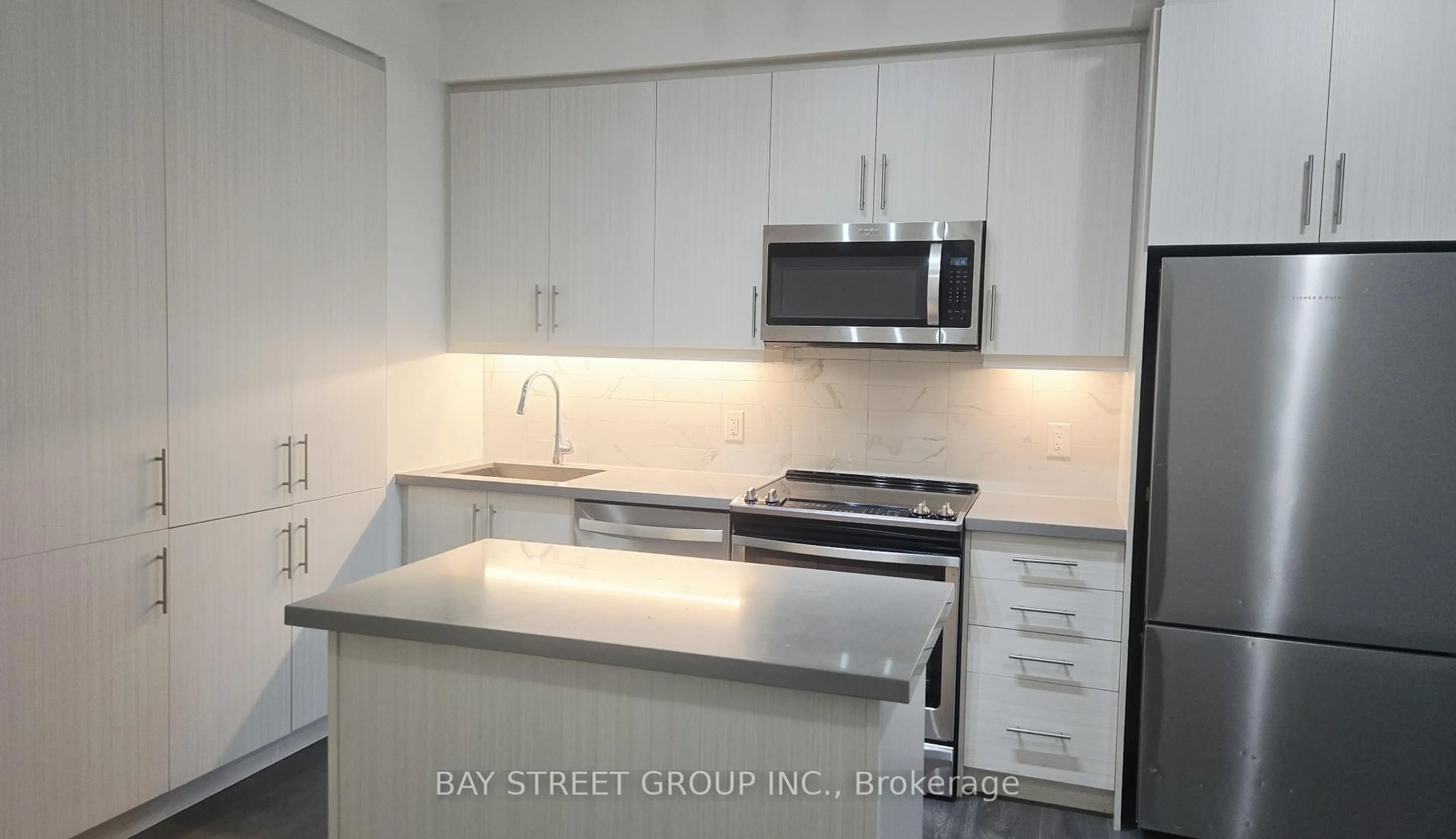 Standard kitchen, unknown for 85 Oneida Cres #201, Richmond Hill Ontario L4B 0H4