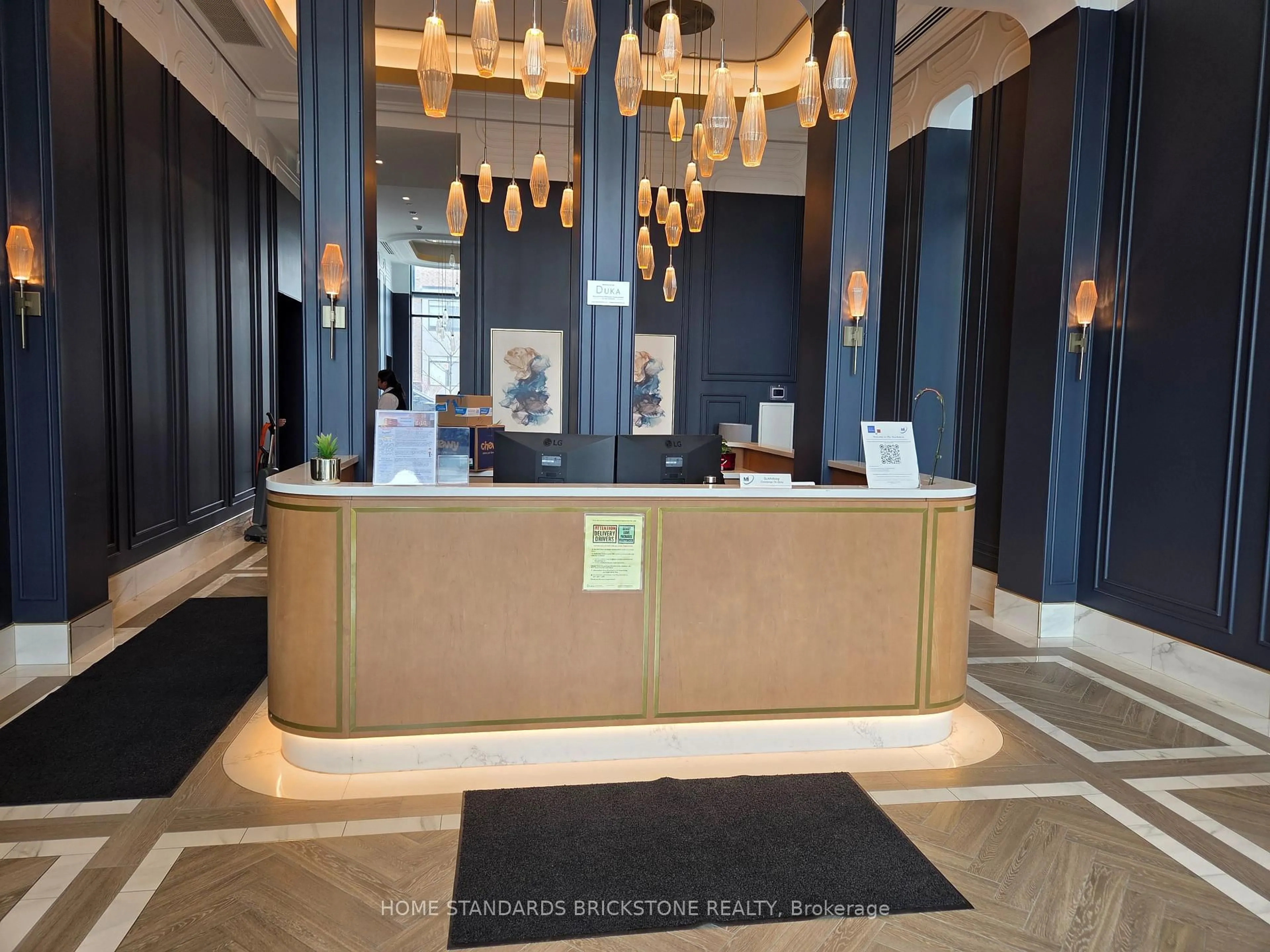 Lobby for 120 Eagle Rock Way #608, Vaughan Ontario L6A 5C2