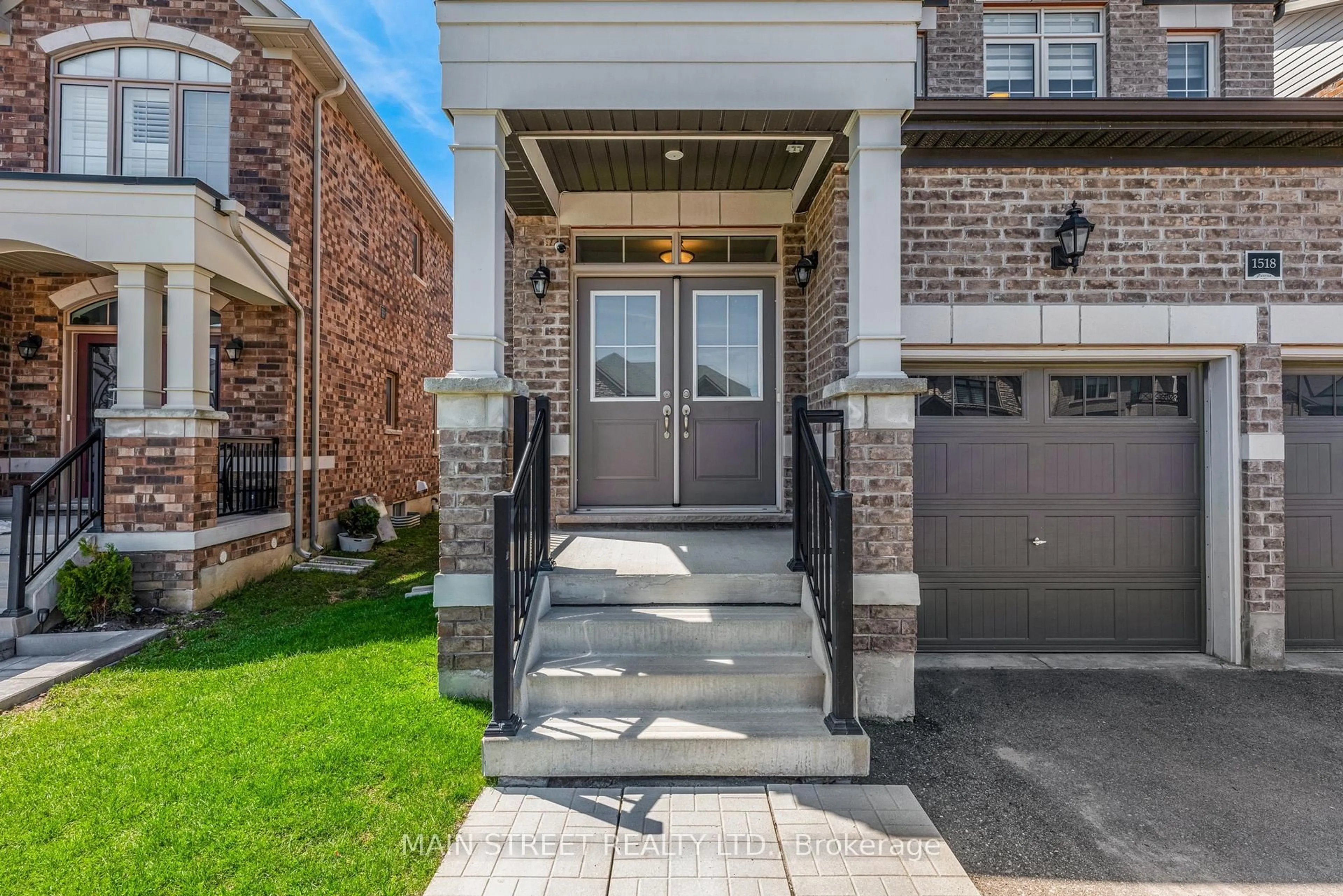 Home with brick exterior material, street for 1518 Emberton Way, Innisfil Ontario L9S 0L6